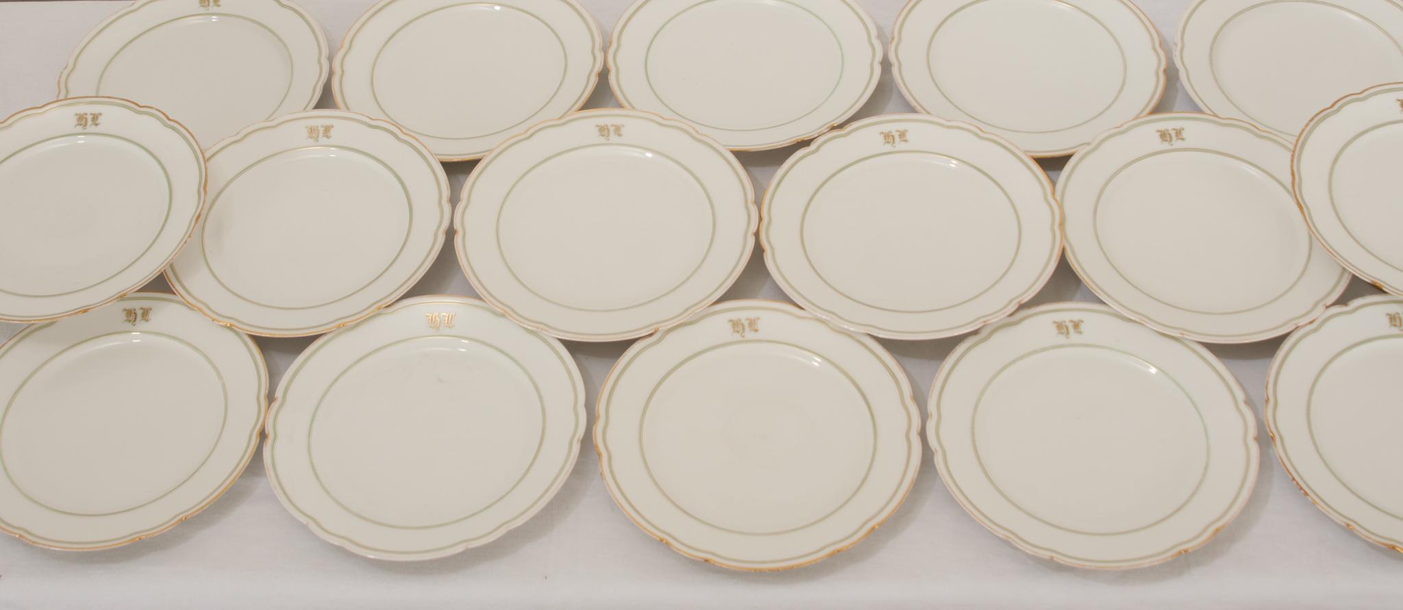 19th Century French Old Paris “KL” 16 Piece Service For Sale