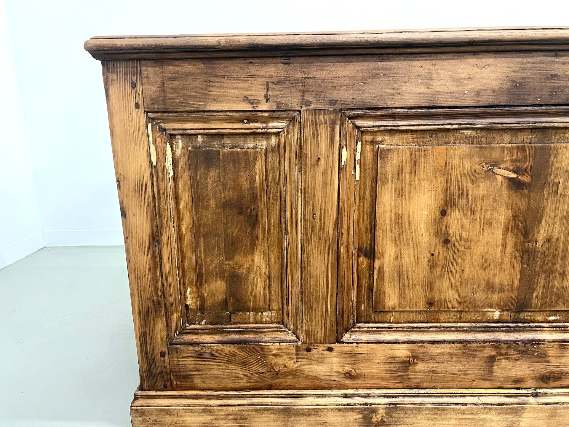 French old trading post from the 1900s For Sale 6