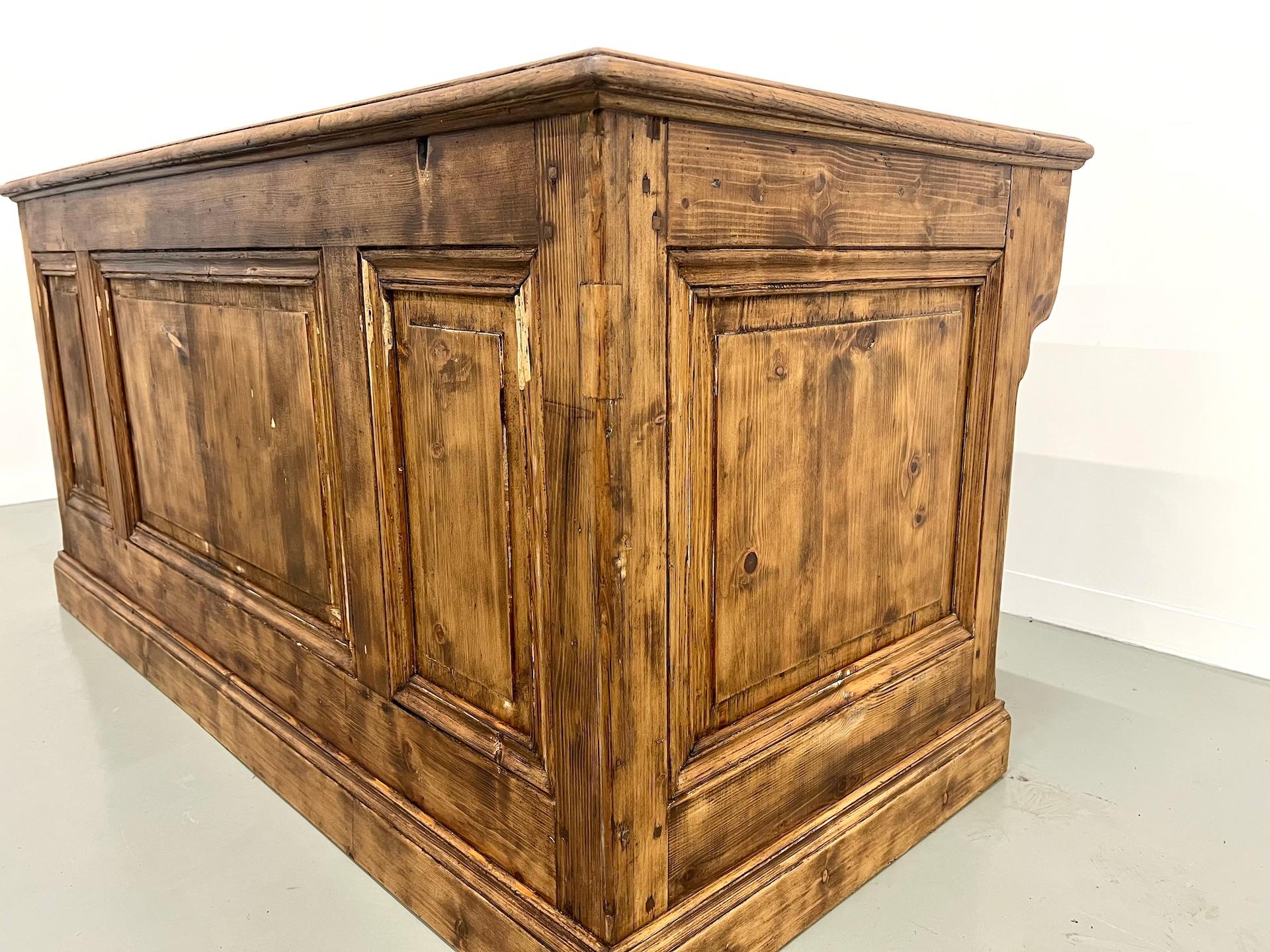 French old trading post from the 1900s For Sale 9