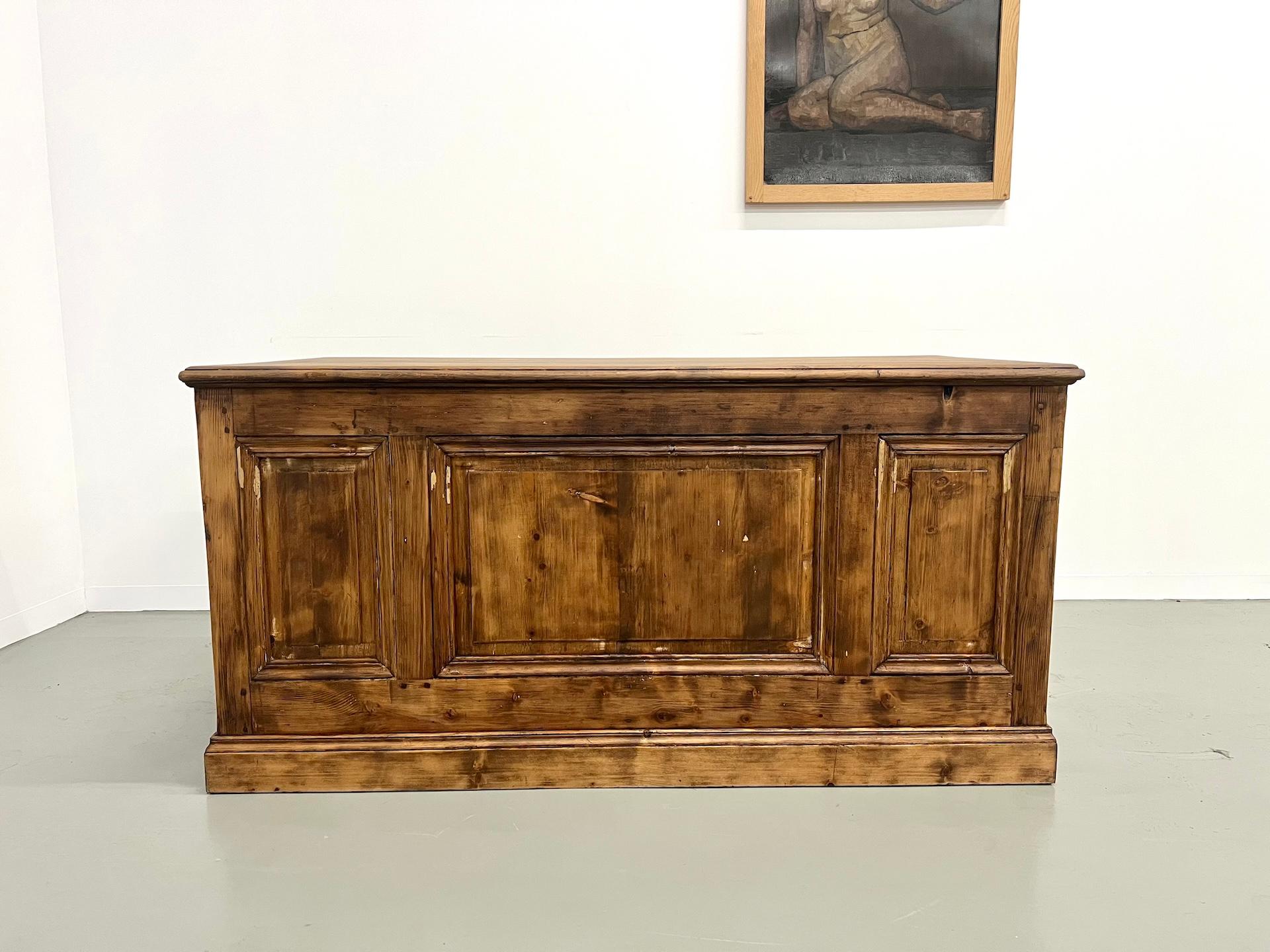 French Provincial French old trading post from the 1900s For Sale