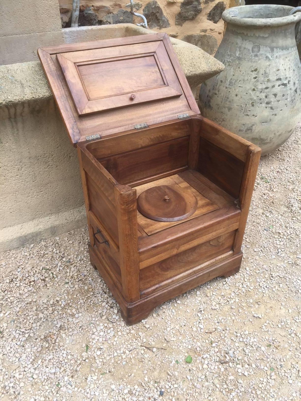 French Old Walnut Toilets, 19th Century In Good Condition In LEGNY, FR