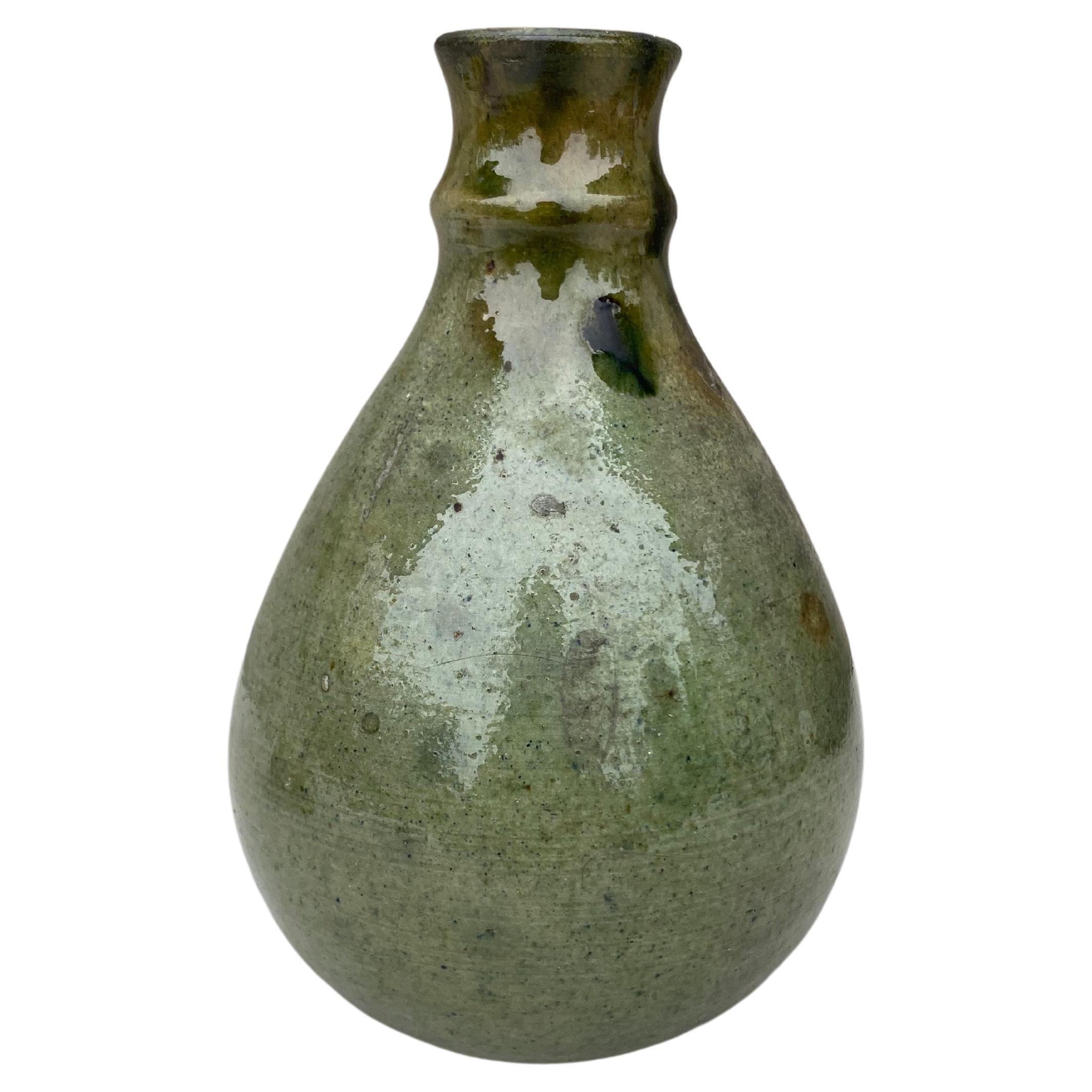 Französische olivfarbene Vase aus Keramik, um 1930