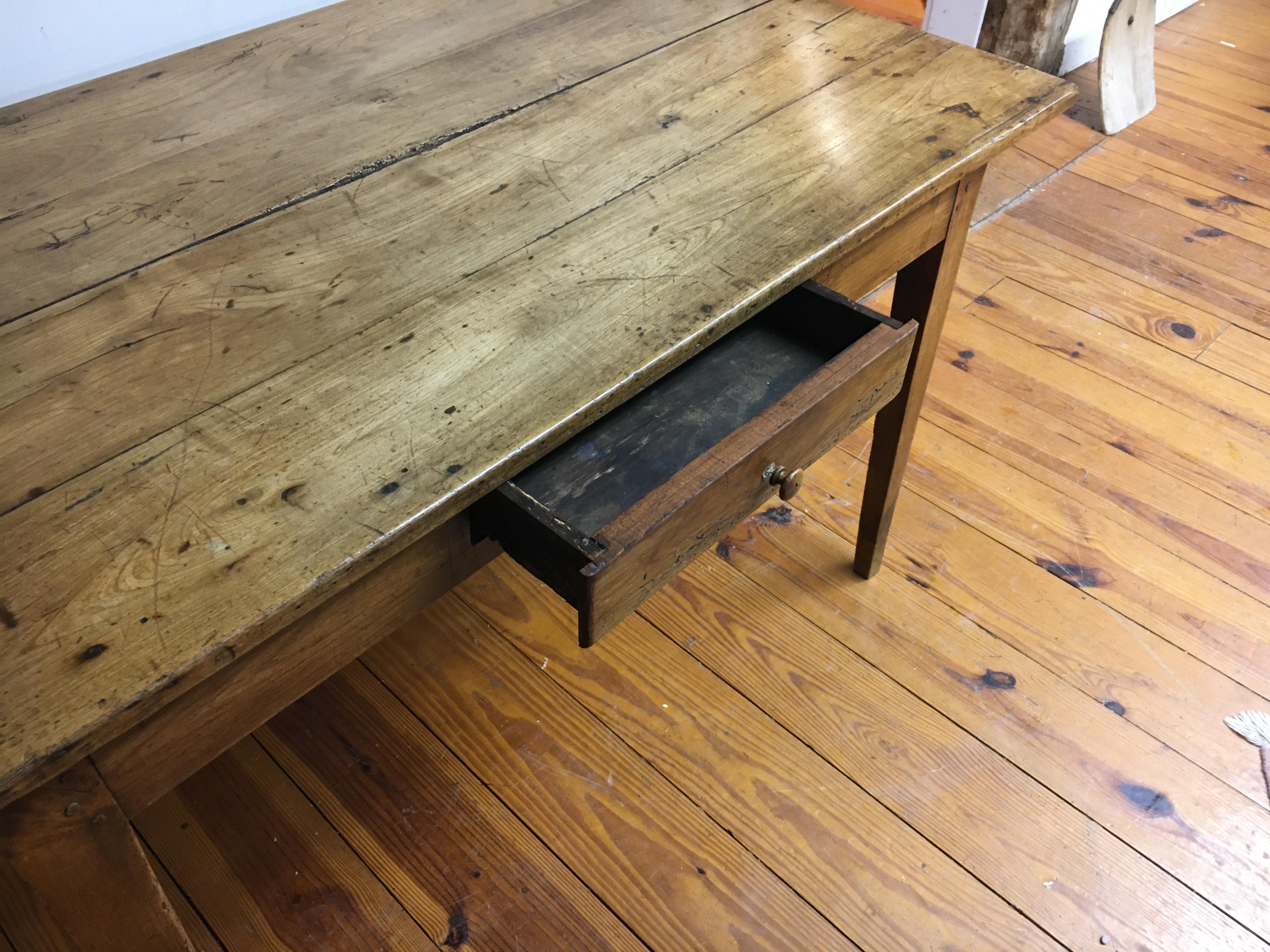 Lets start with a fantastic patina on this French desk with tapered legs. plenty of room for your legs under the apron. If you are looking for a simple antique desk for your home, your ship has come in. It is a wonderful piece of furniture.