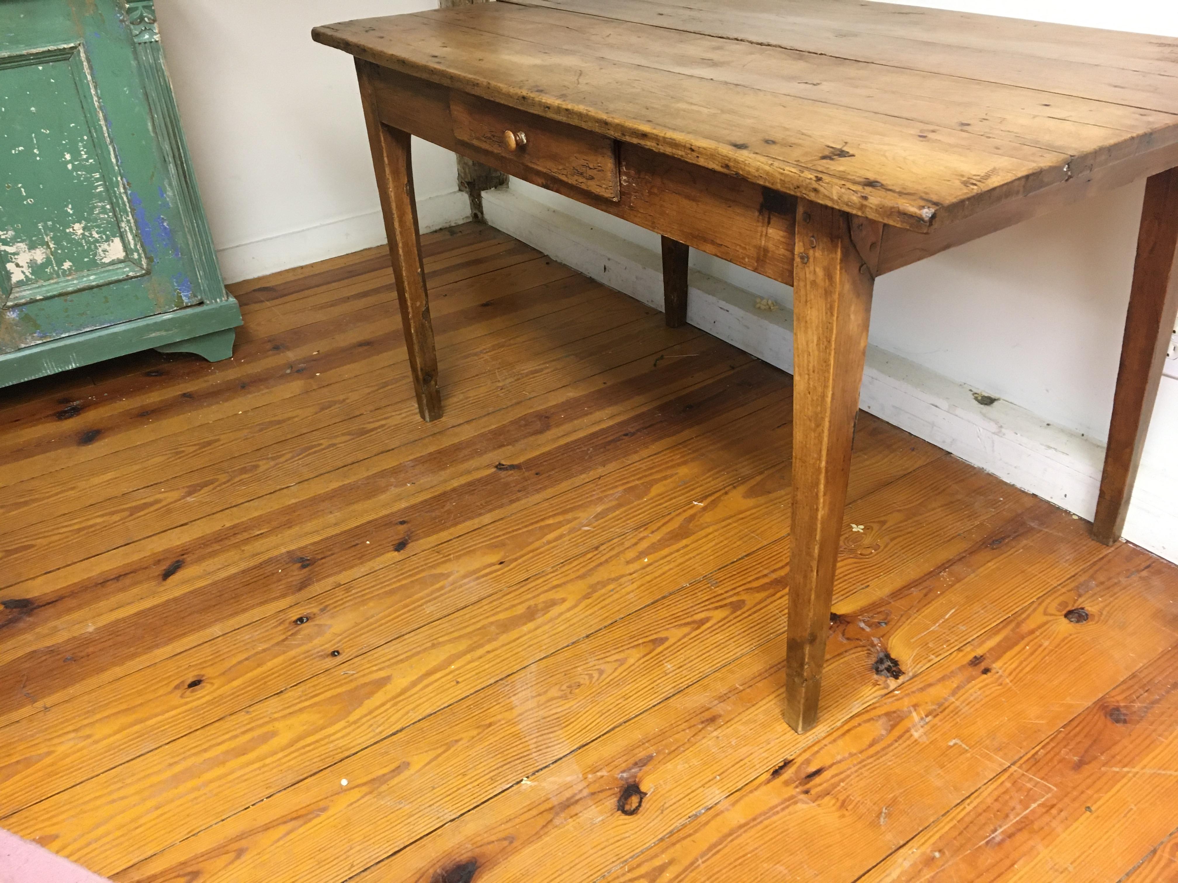 Mid-19th Century French One Drawer Desk