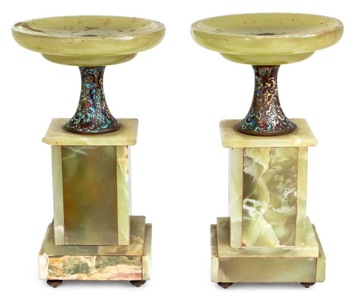 Champlevé Tazze francesi in onice e smalto champleve, coppia in vendita