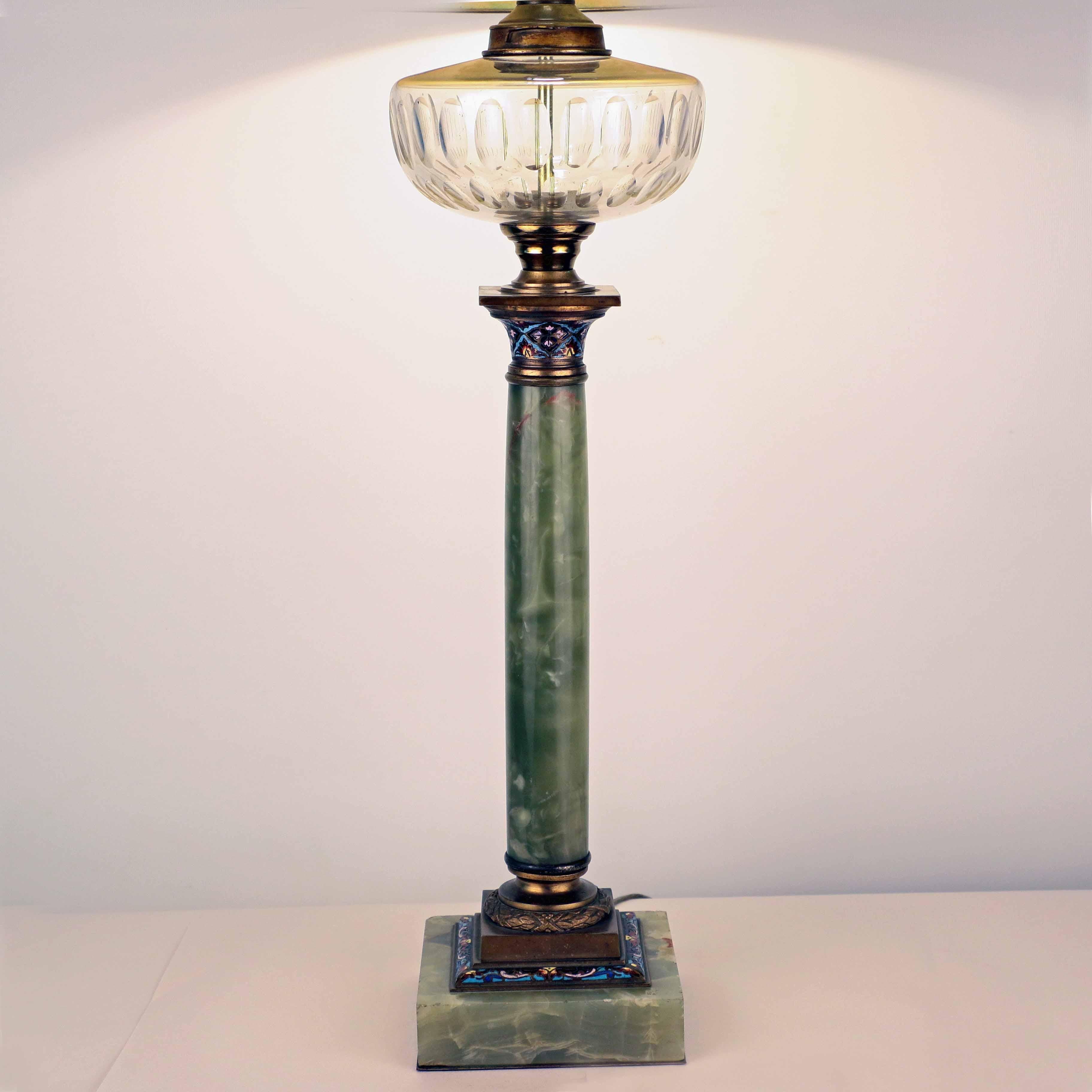 Banquet-Lampe aus Onyx und Cloisonné (Französisch) im Angebot