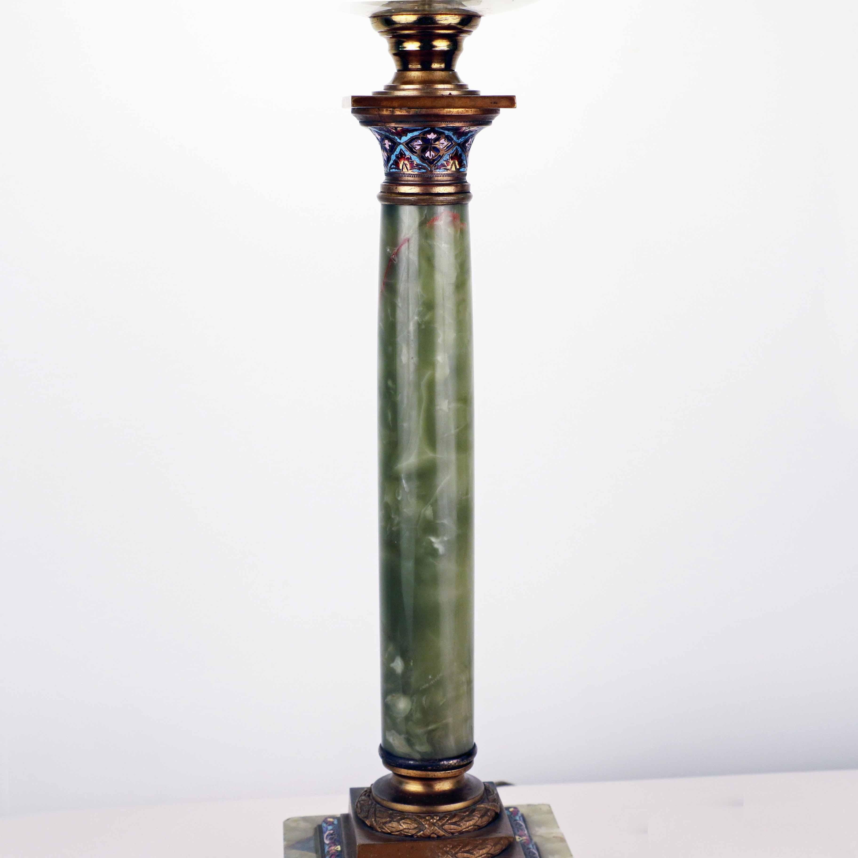 French Onyx and Cloisonne Banquet Lamp In Good Condition For Sale In Montreal, QC