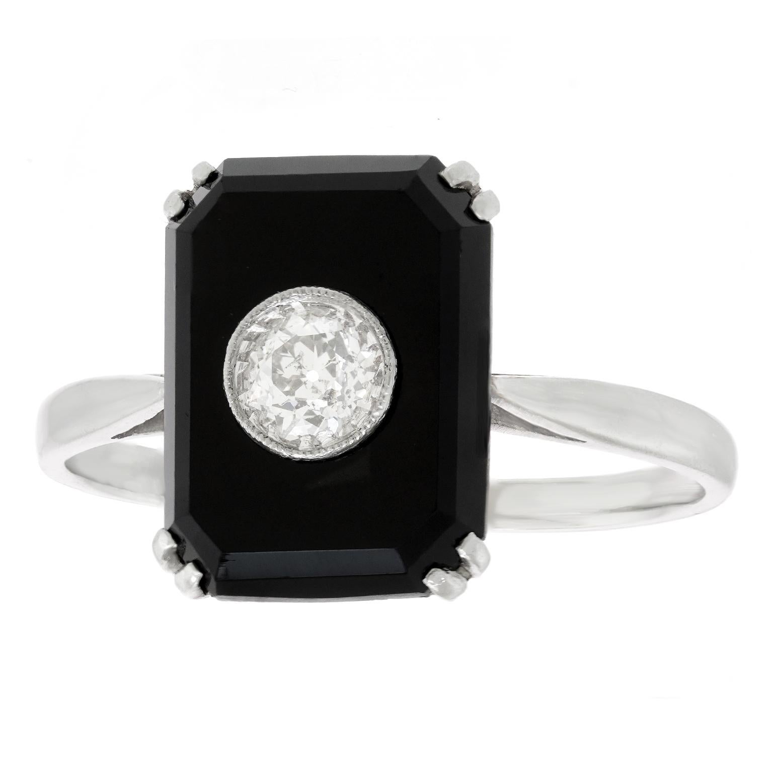 Taille émeraude Bague Art déco en onyx français et diamants en vente