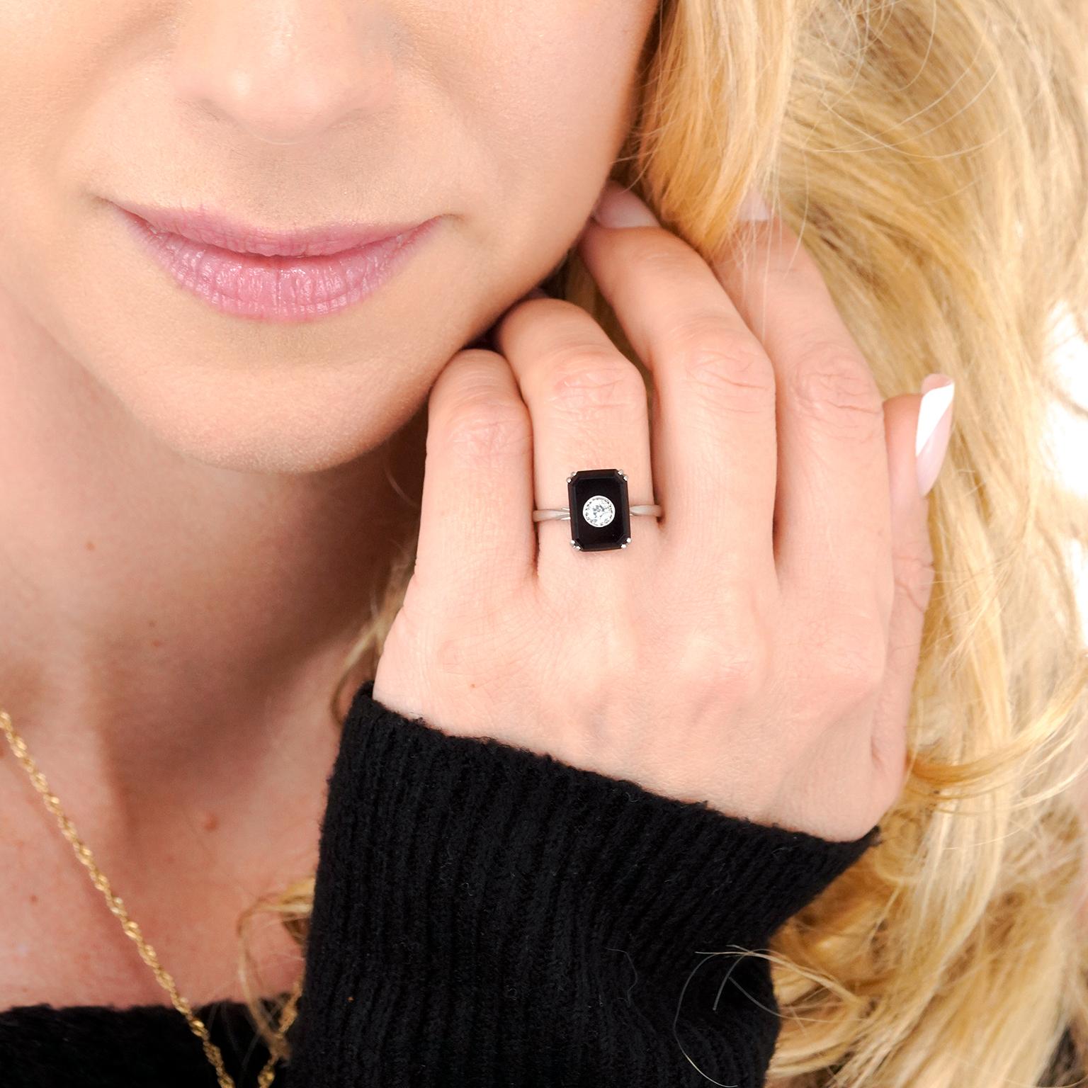 Bague Art déco en onyx français et diamants Excellent état - En vente à Litchfield, CT