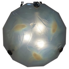Lustre français en verre opale à bord volant par Ezan