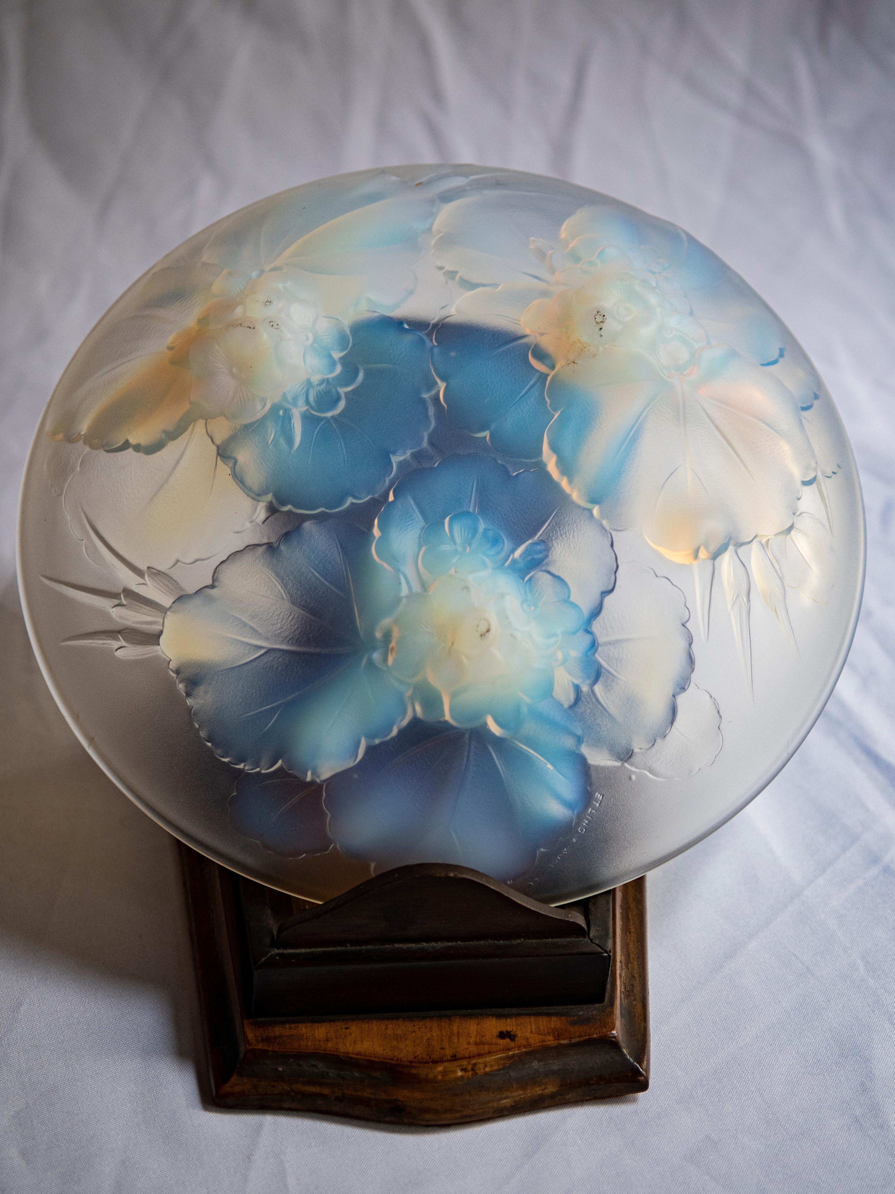 Mid-Century Modern French Opalescent Glass Plate, Etling, France For Sale