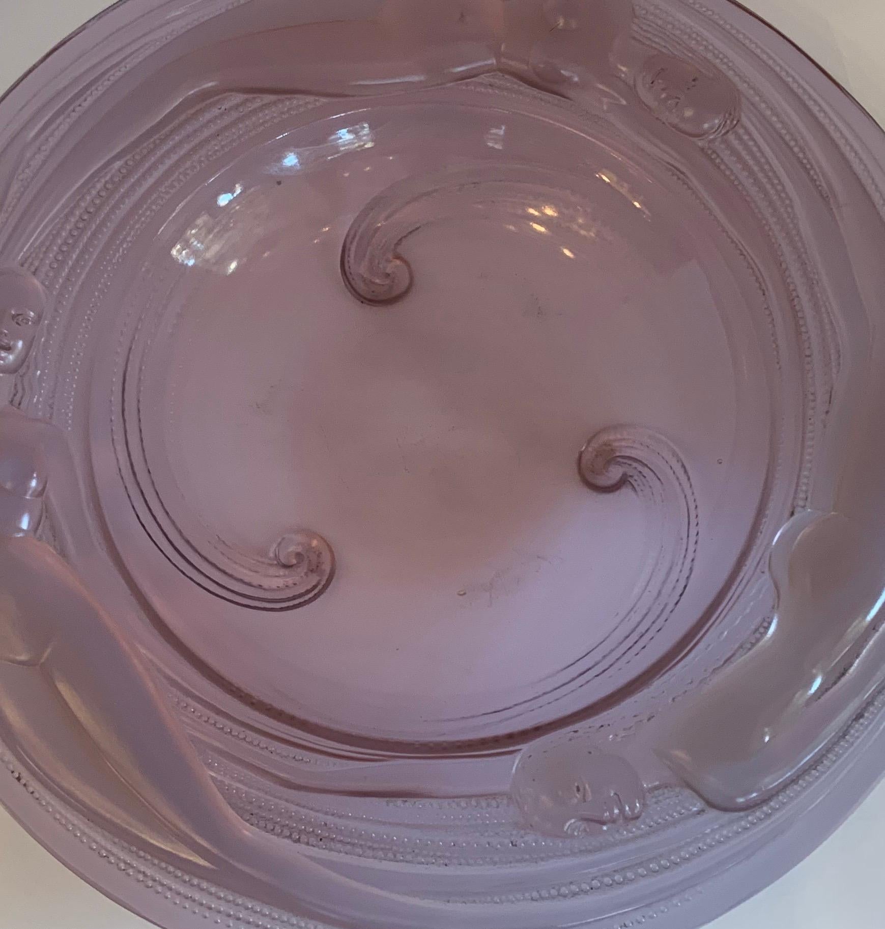 A Wonderful French Opalescent VERLYS NAÏADES Moulded With Three Nude Female Art Glass Centerpiece Bowl Circa 1930's 
Marked: Verlys France 
Diam :15
