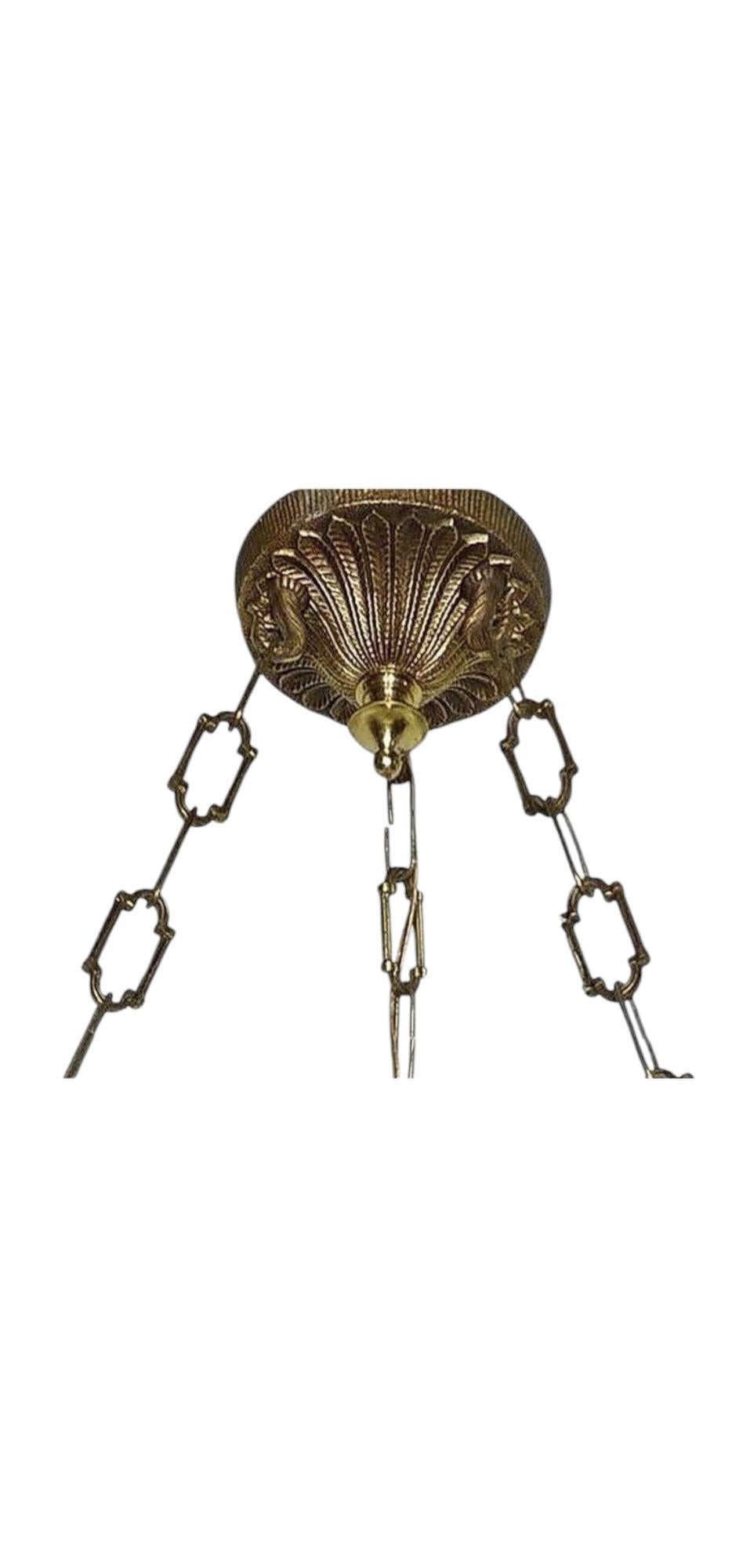 Lampada a petrolio a sospensione in vetro opalino e bronzo dorato con fiori di porcellana in vendita 4