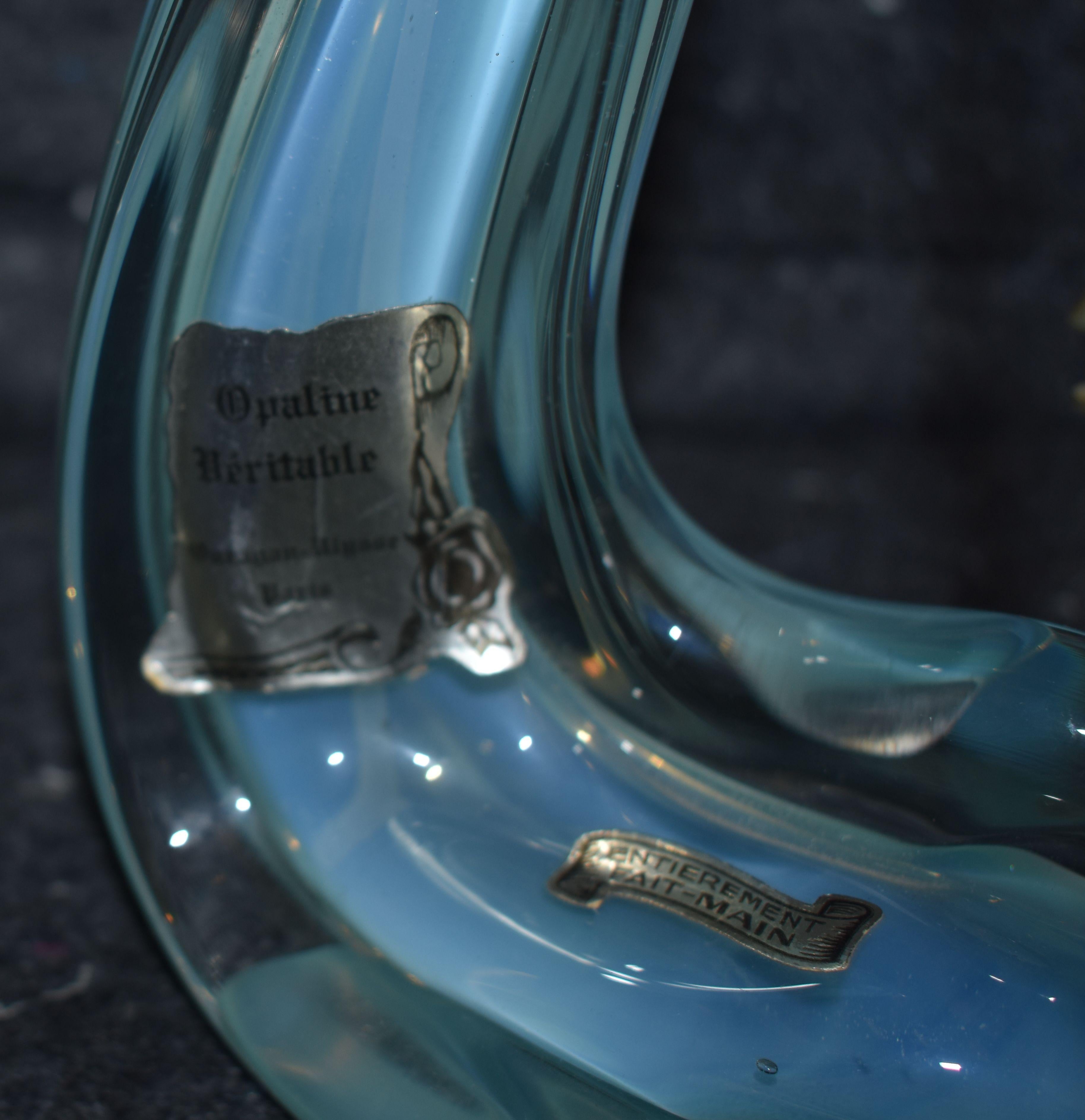 Moderne Flacon de parfum en verre opalin français en vente