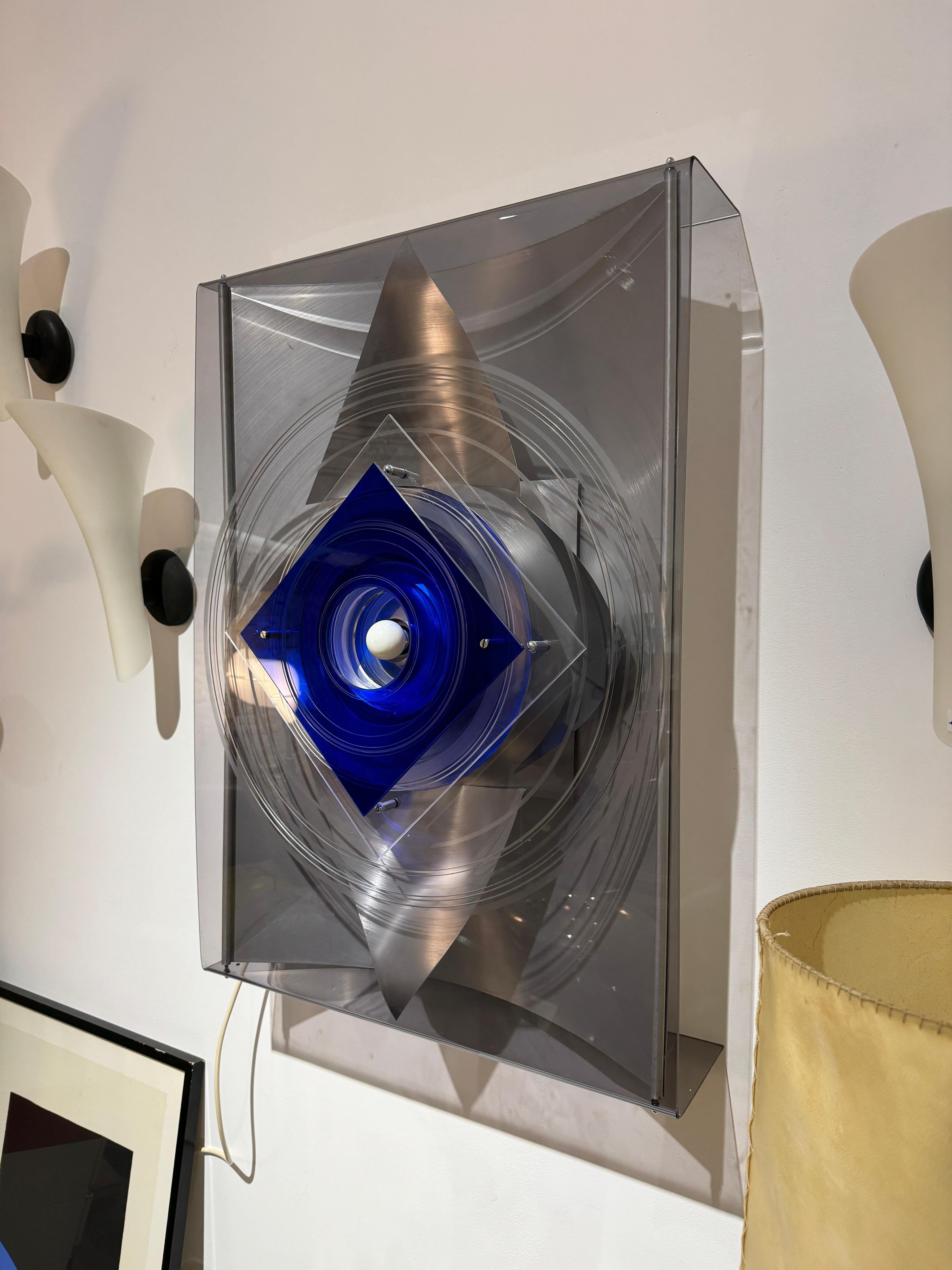 Applique optique française en plexiglas et aluminium brossé - années 1970 en vente 4