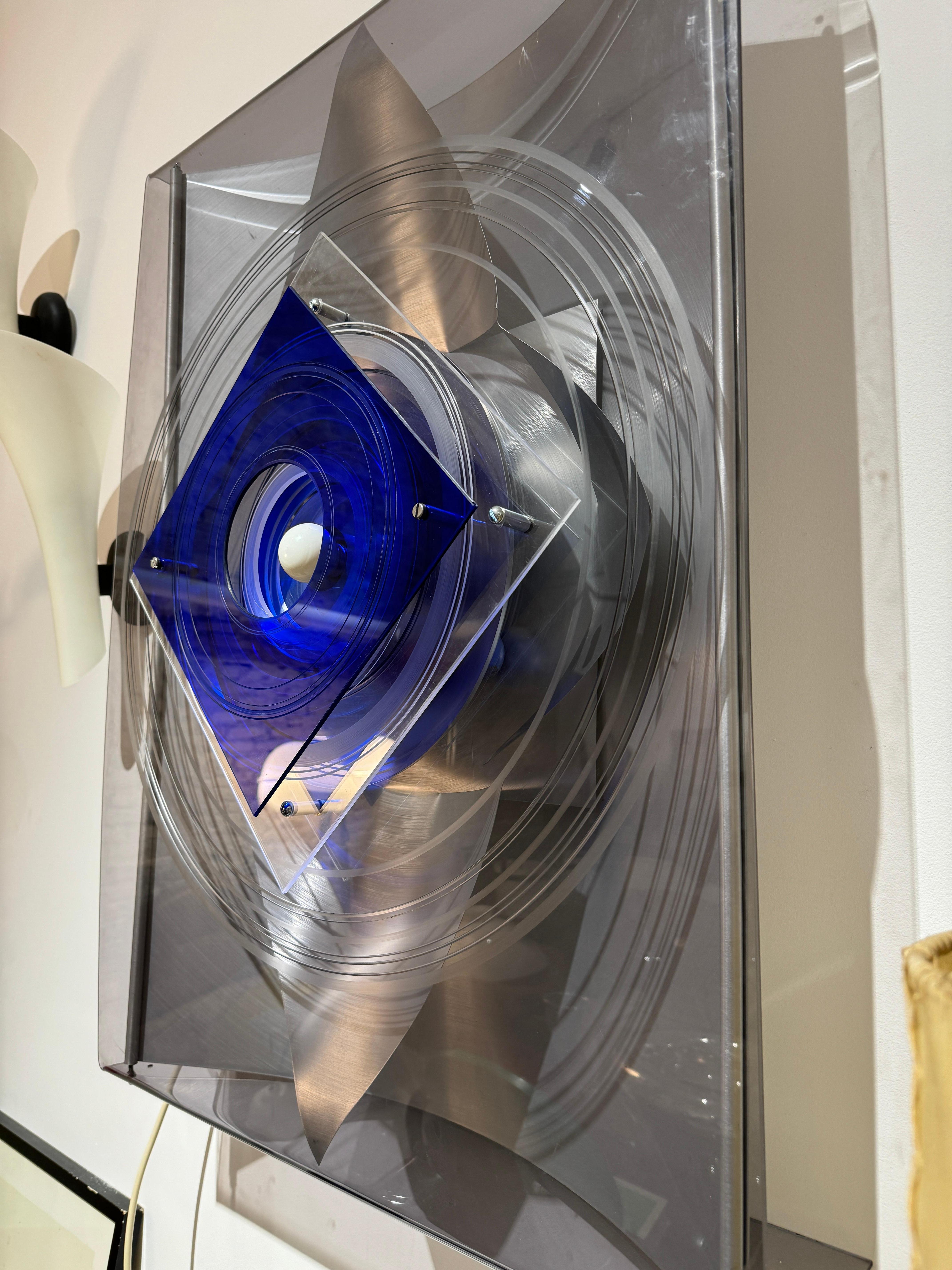 Applique optique française en plexiglas et aluminium brossé - années 1970 en vente 6