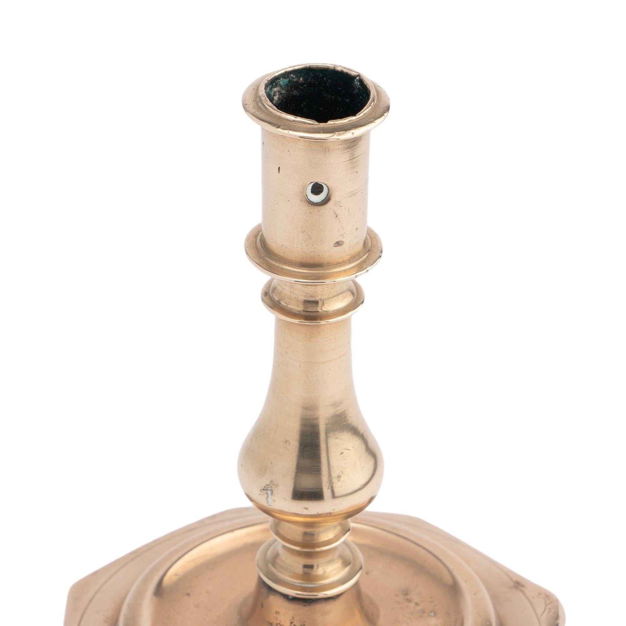 French or English cast bell metal candlestick, 1680-1720 In Good Condition For Sale In Kenilworth, IL