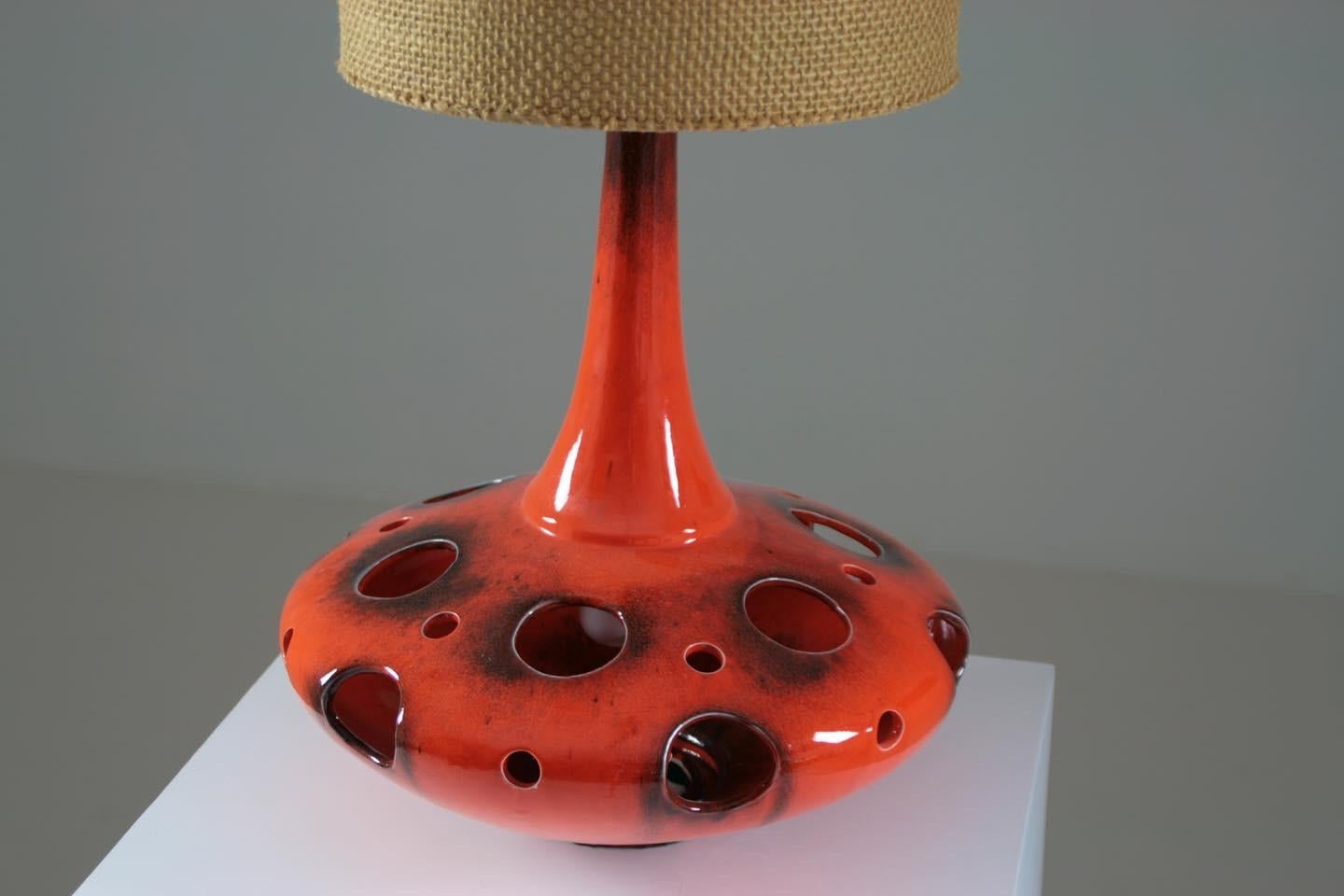 French Orange Ceramic Table Lamp, 1970s In Good Condition For Sale In GRENOBLE, FR