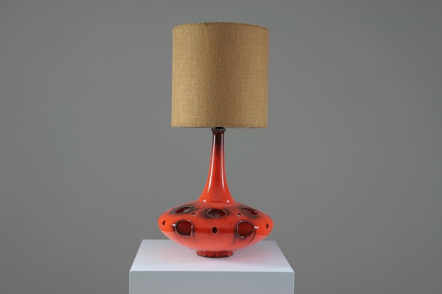 Lampe de bureau française en céramique orange, années 1970 en vente 1