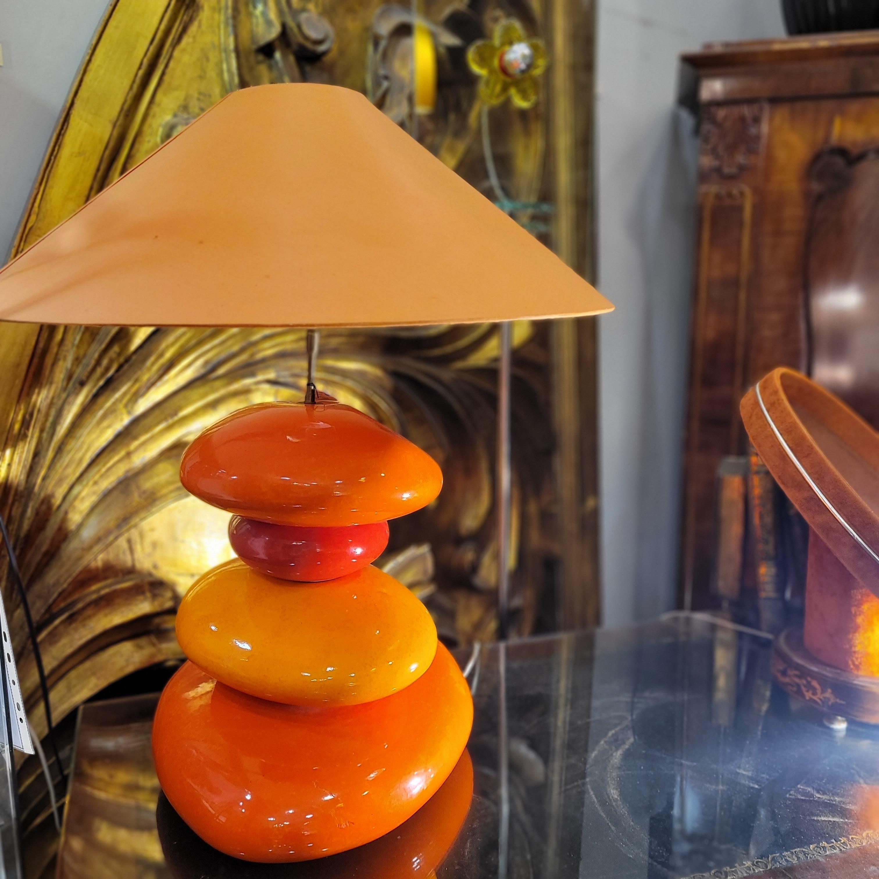 Lampada da tavolo francese arancione, pietre in ceramica smaltata, dopo Chatain in vendita 7