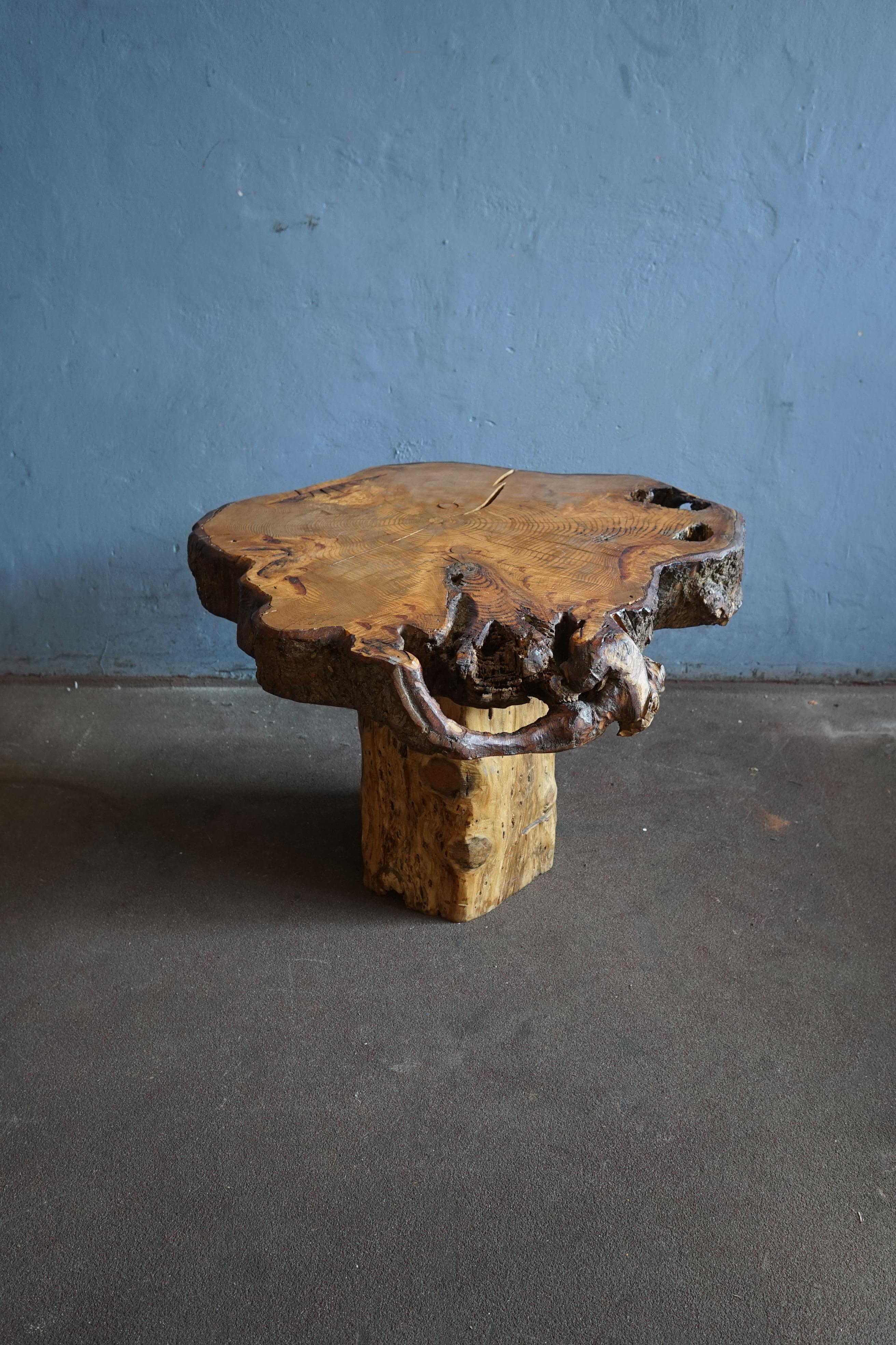 French organic brutalist wabi sabi style coffee table 1950's For Sale 4