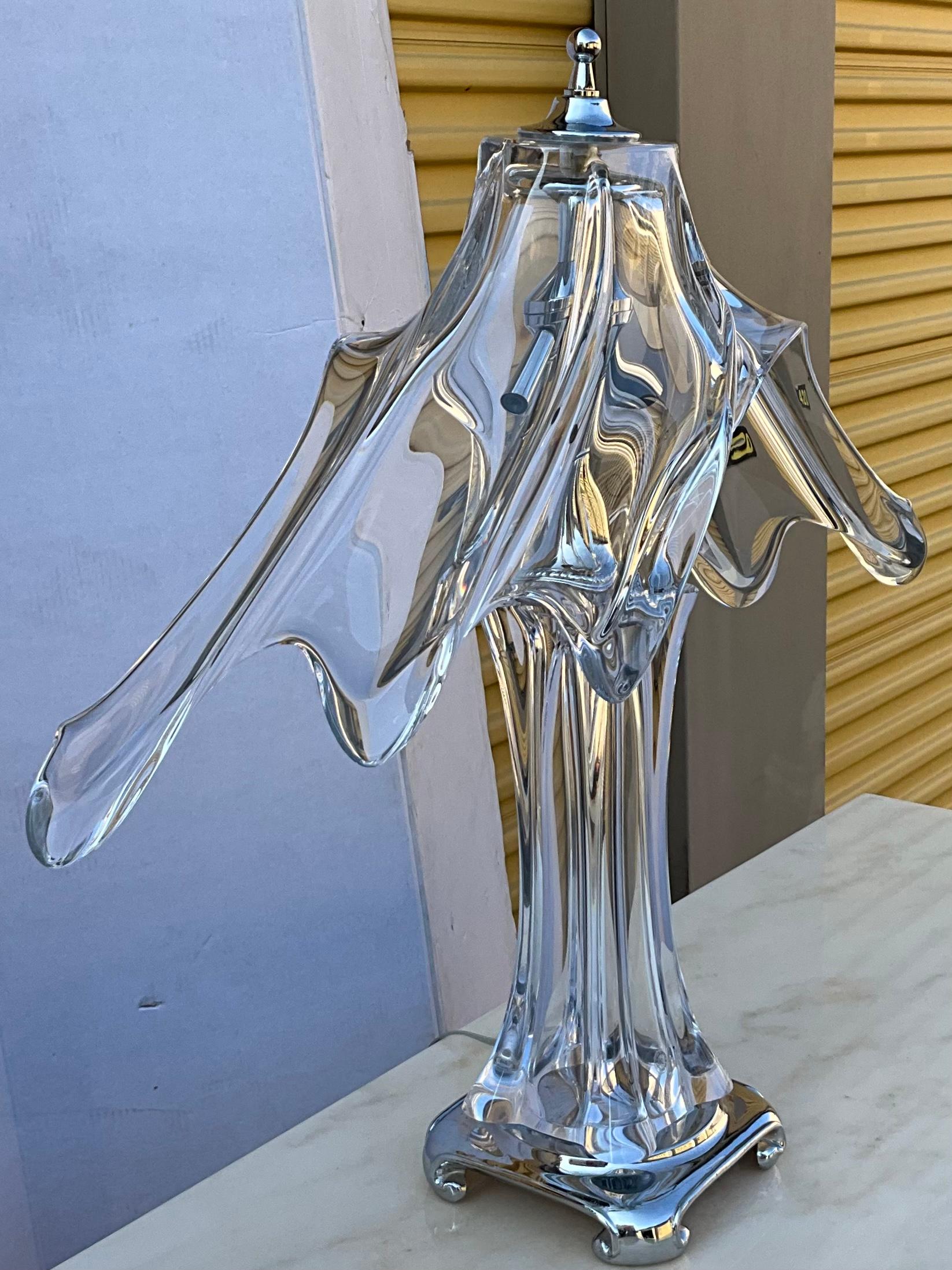 Français Lampe de bureau en verre d'art organique moderne français Cofrac Art Verrier en cristal et chrome en vente