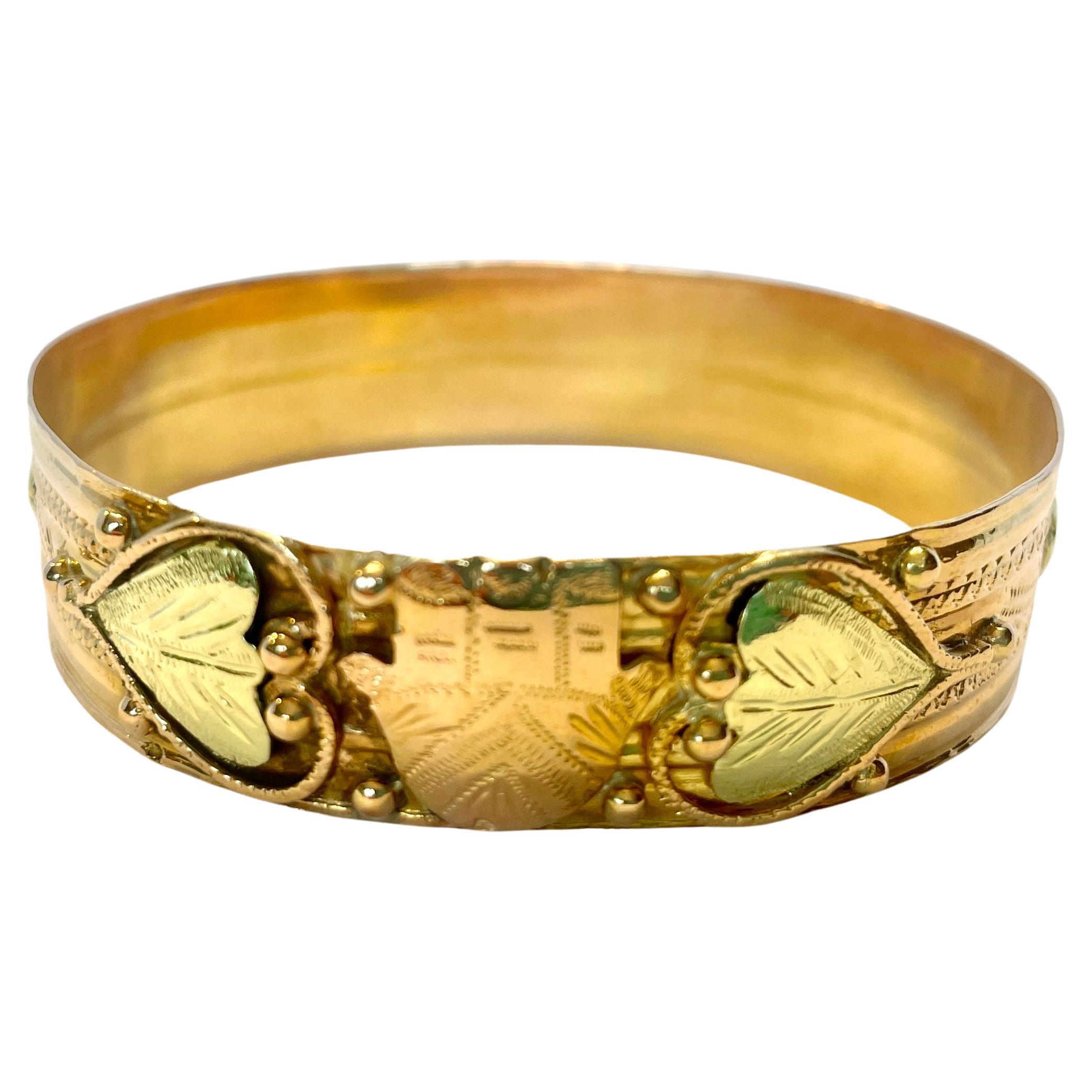 French Oriental Bangle Gold Bracelet 18 Karat with Khamsa and Heart 1930s For Sale