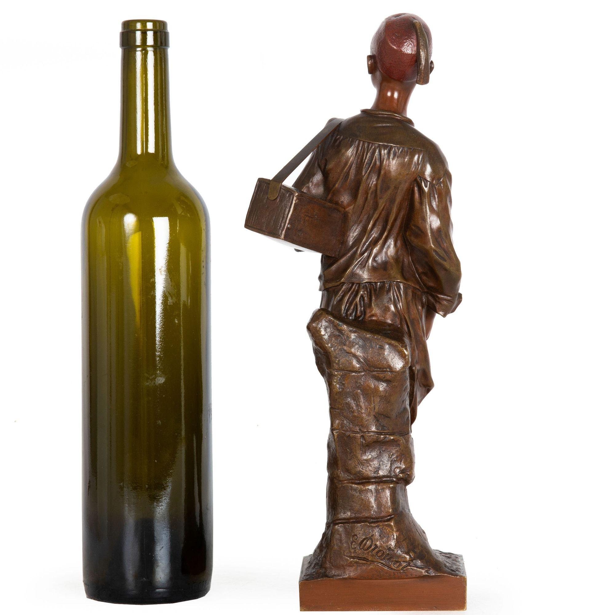 Scultura orientale francese in bronzo antico di Edouard Drouot raffigurante un lustrascarpe In condizioni buone in vendita a Shippensburg, PA