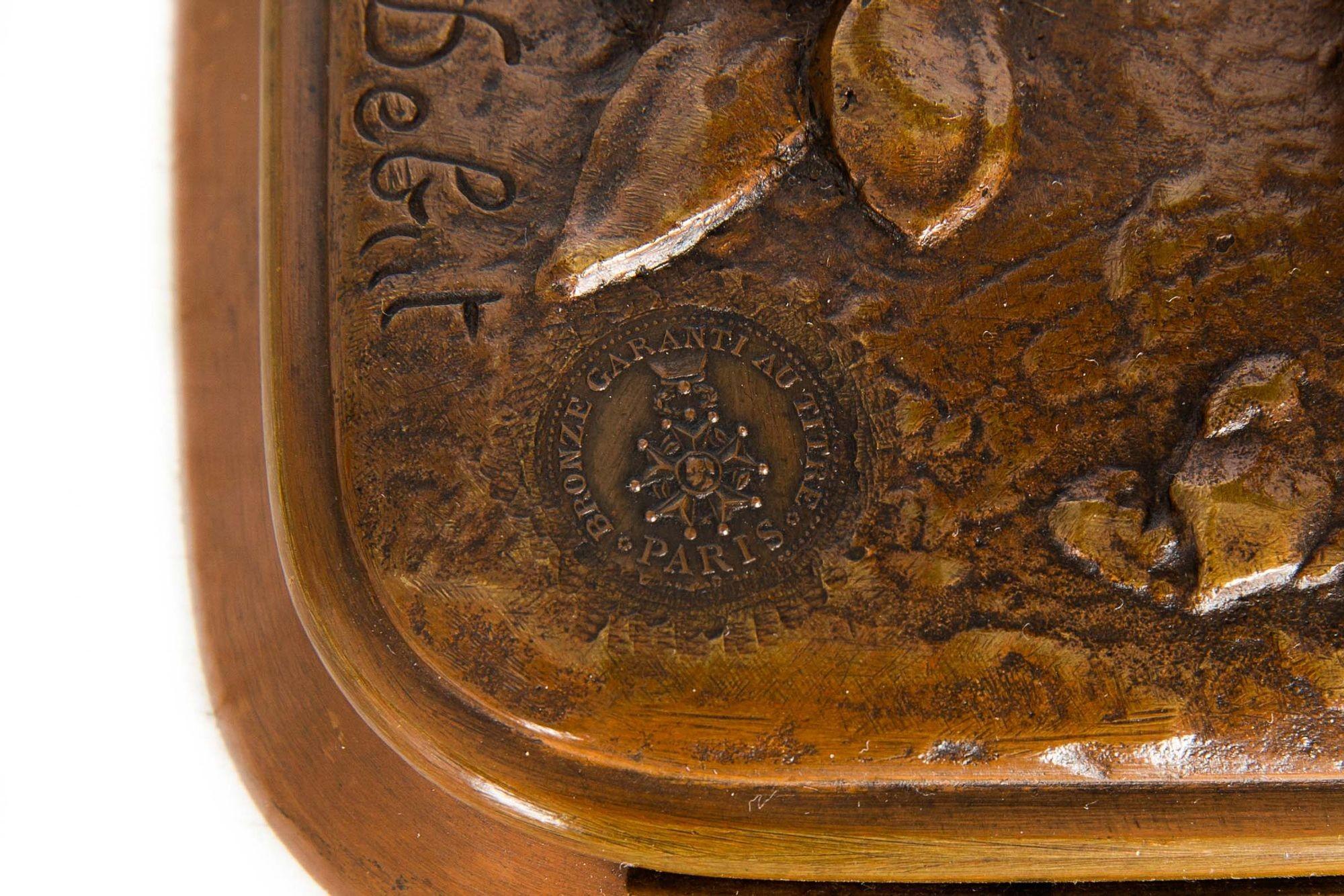 Französische orientalistische Bronzeskulptur eines tunesischen Fruit Sellers von Marcel Debut im Angebot 8