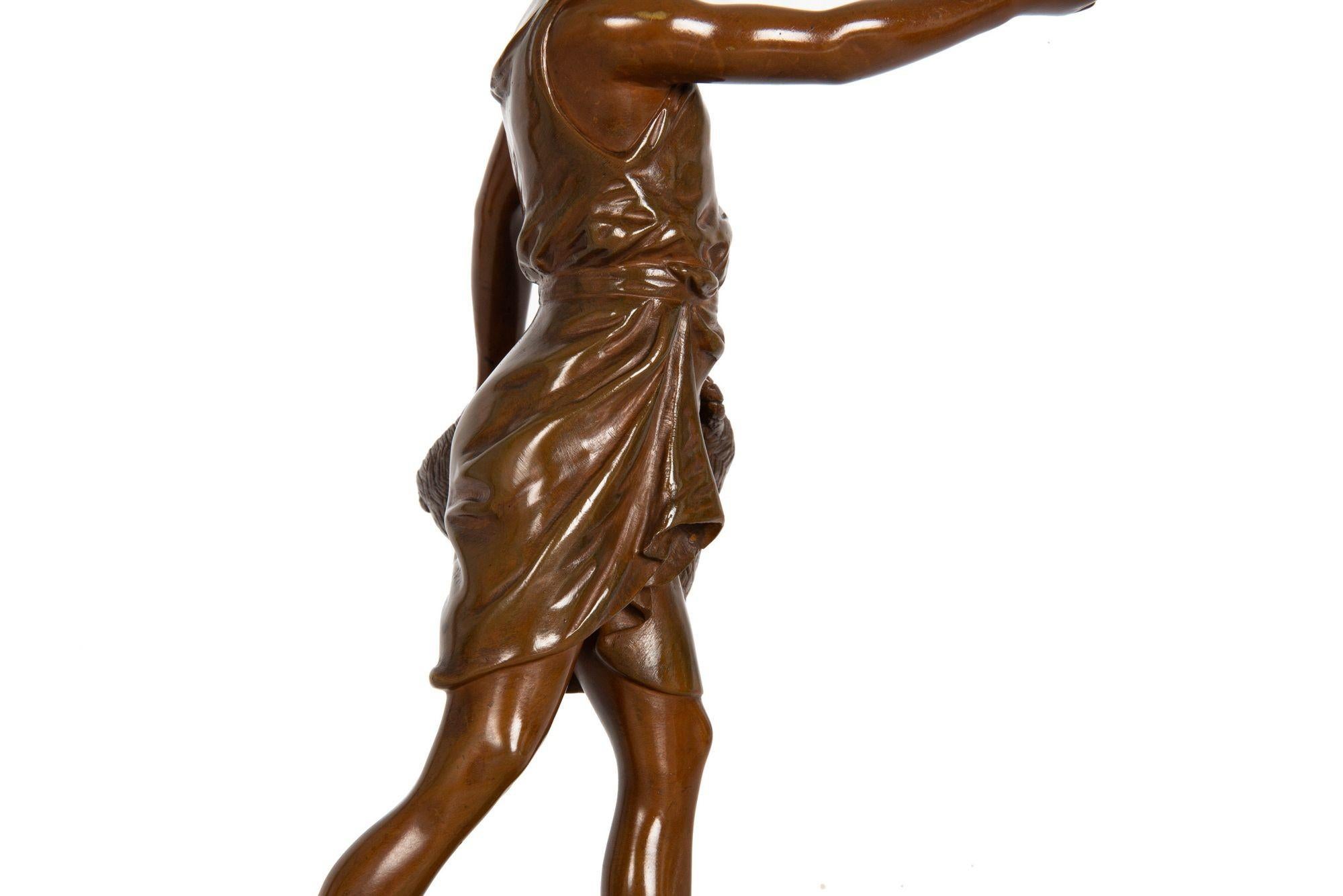 Französische orientalistische Bronzeskulptur eines tunesischen Fruit Sellers von Marcel Debut im Angebot 12