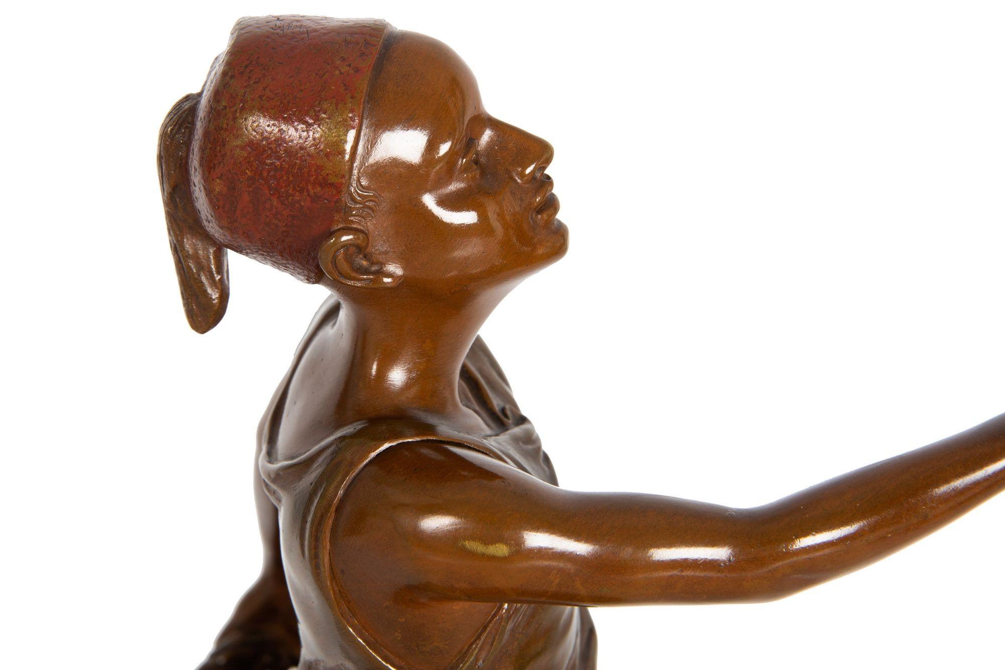Französische orientalistische Bronzeskulptur eines tunesischen Fruit Sellers von Marcel Debut im Angebot 13