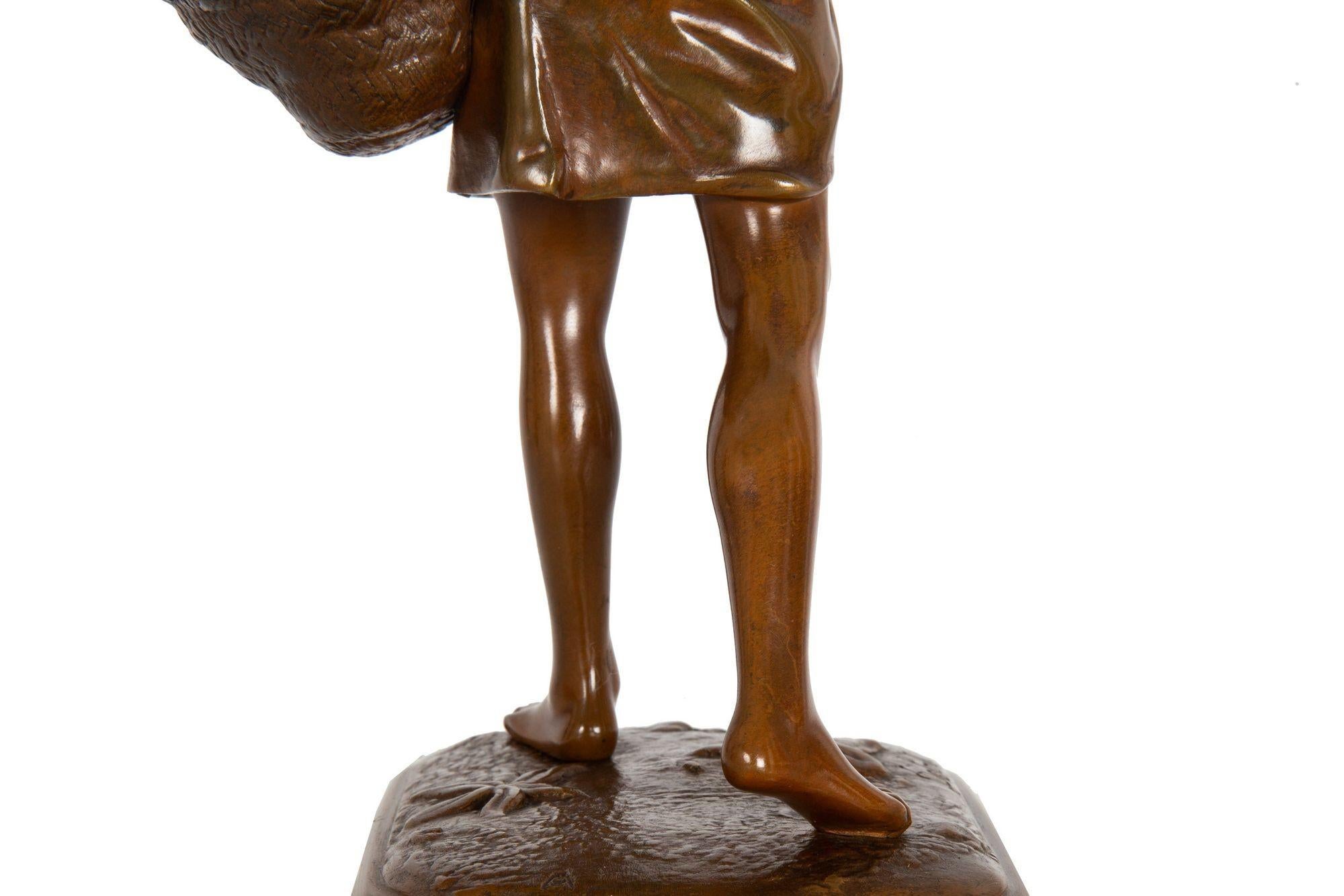 Französische orientalistische Bronzeskulptur eines tunesischen Fruit Sellers von Marcel Debut im Angebot 16