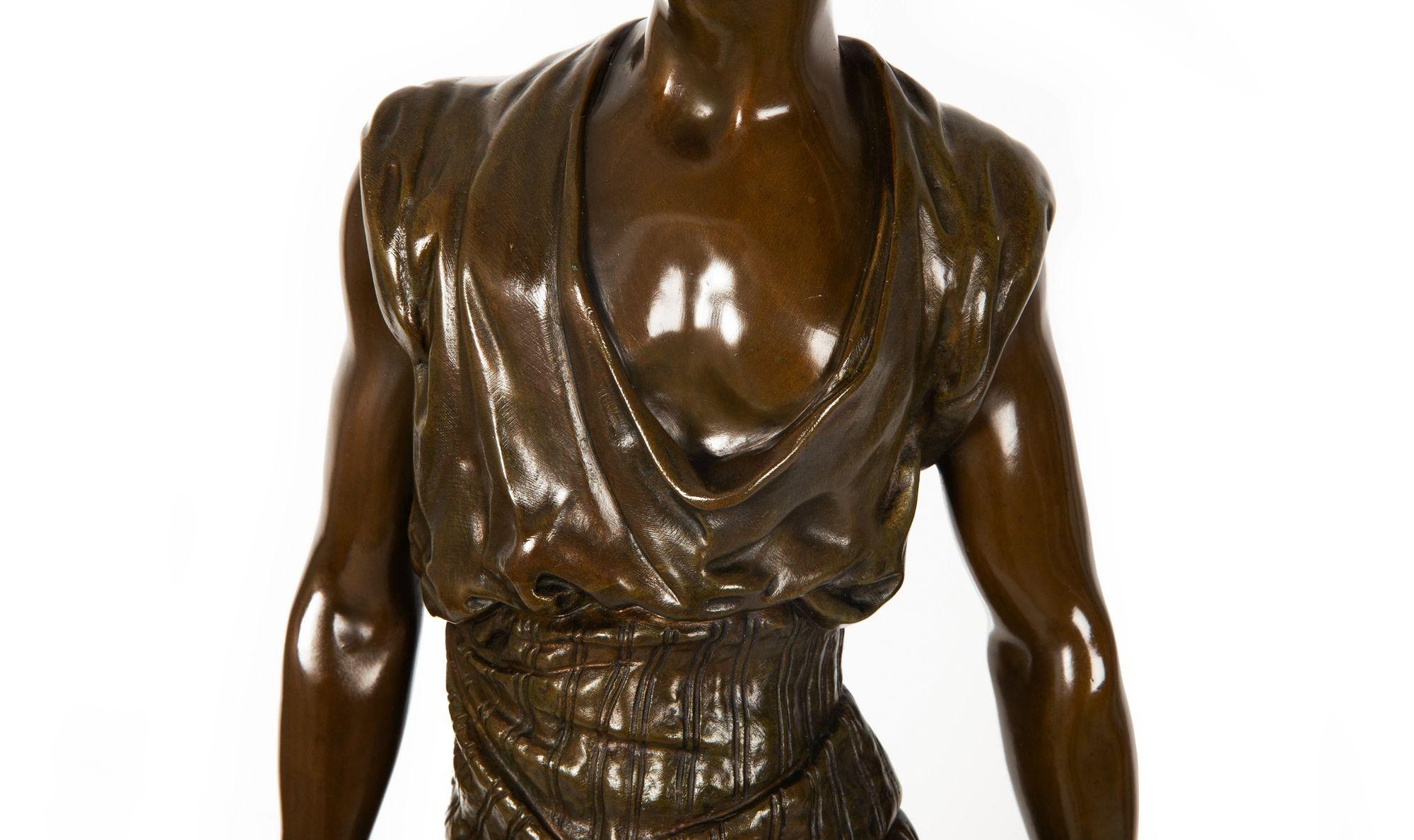 French Orientalist Bronze Sculpture of Tunisian Water Carrier by Marcel Debut For Sale 2