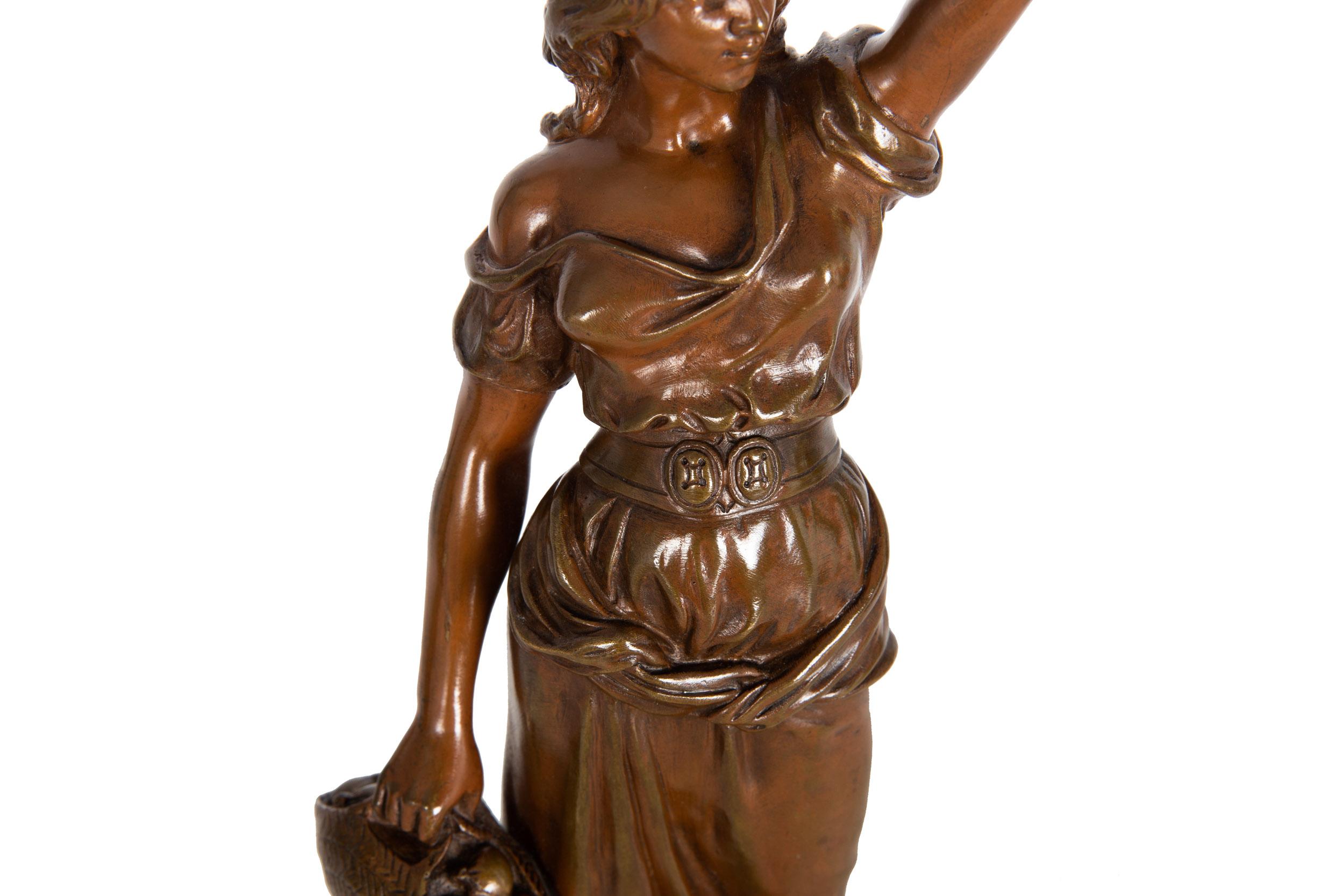 French Orientalist Bronze Sculpture of Woman Carrying Fruit after Marcel Debut For Sale 4
