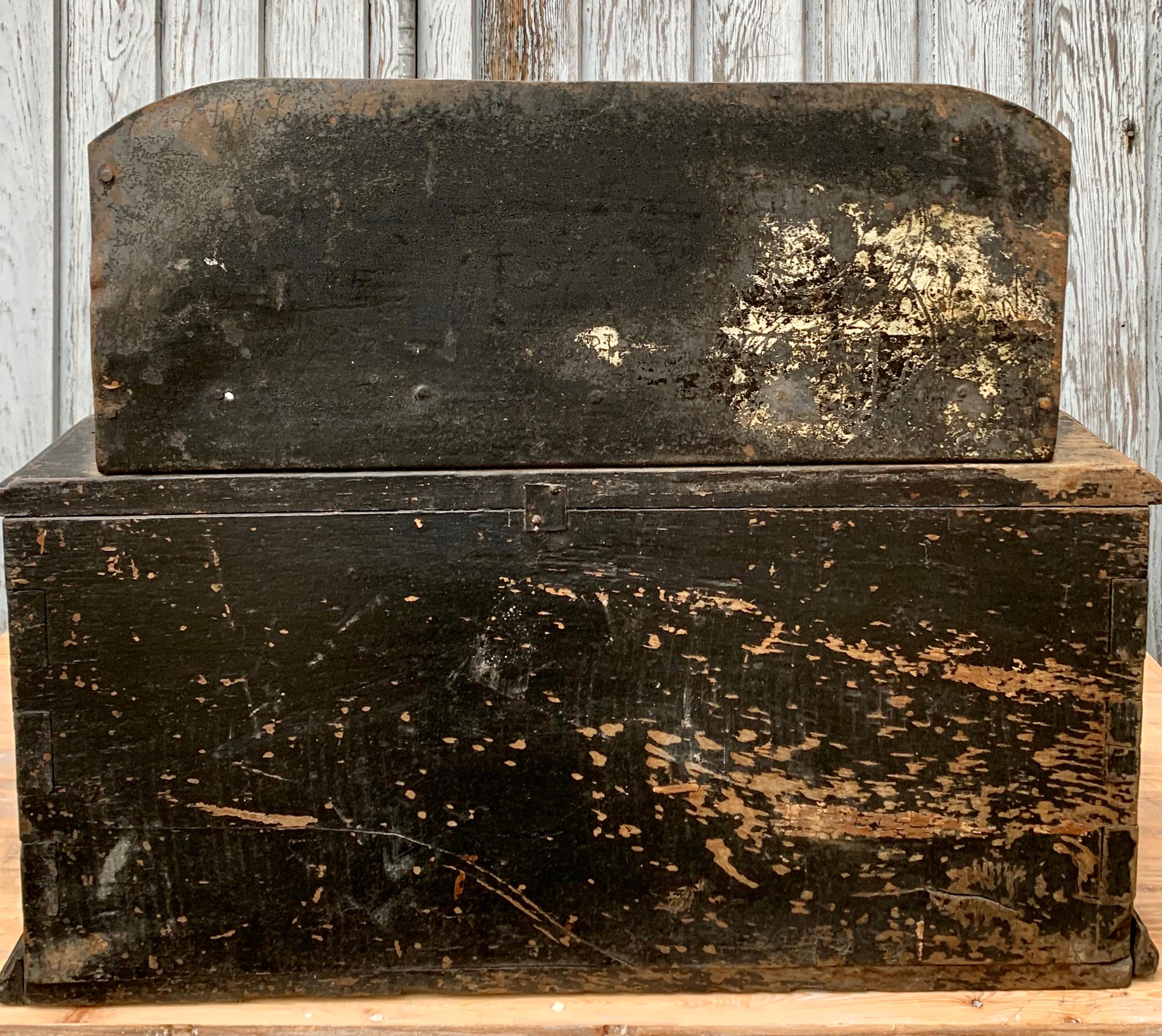 Escritorio Francés Original del Siglo XVIII Portátil Pintado de Negro en venta 3