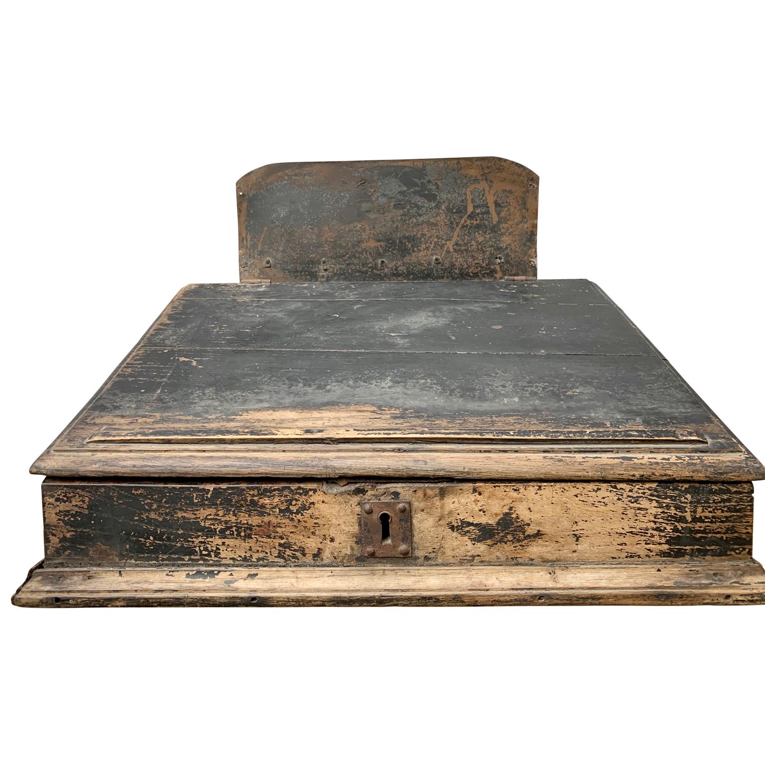 Escritorio Francés Original del Siglo XVIII Portátil Pintado de Negro Luis XVI en venta
