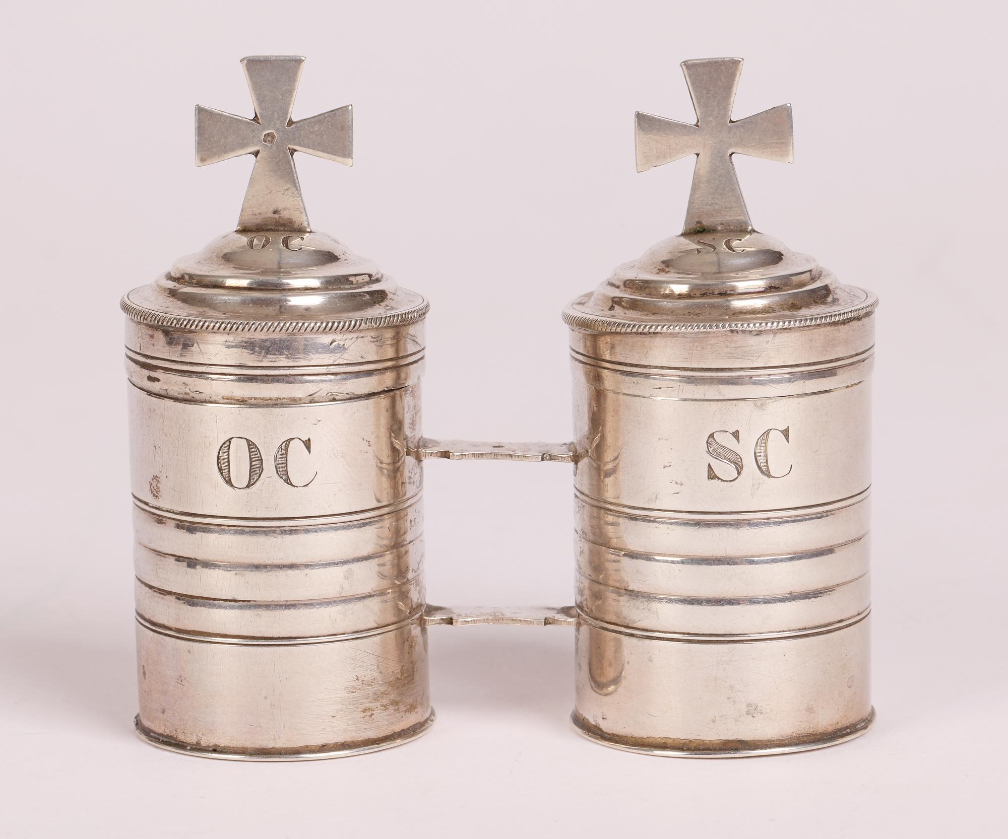 French Original Cased Pair Silver Baptismal Oil Containers In Good Condition For Sale In Bishop's Stortford, Hertfordshire