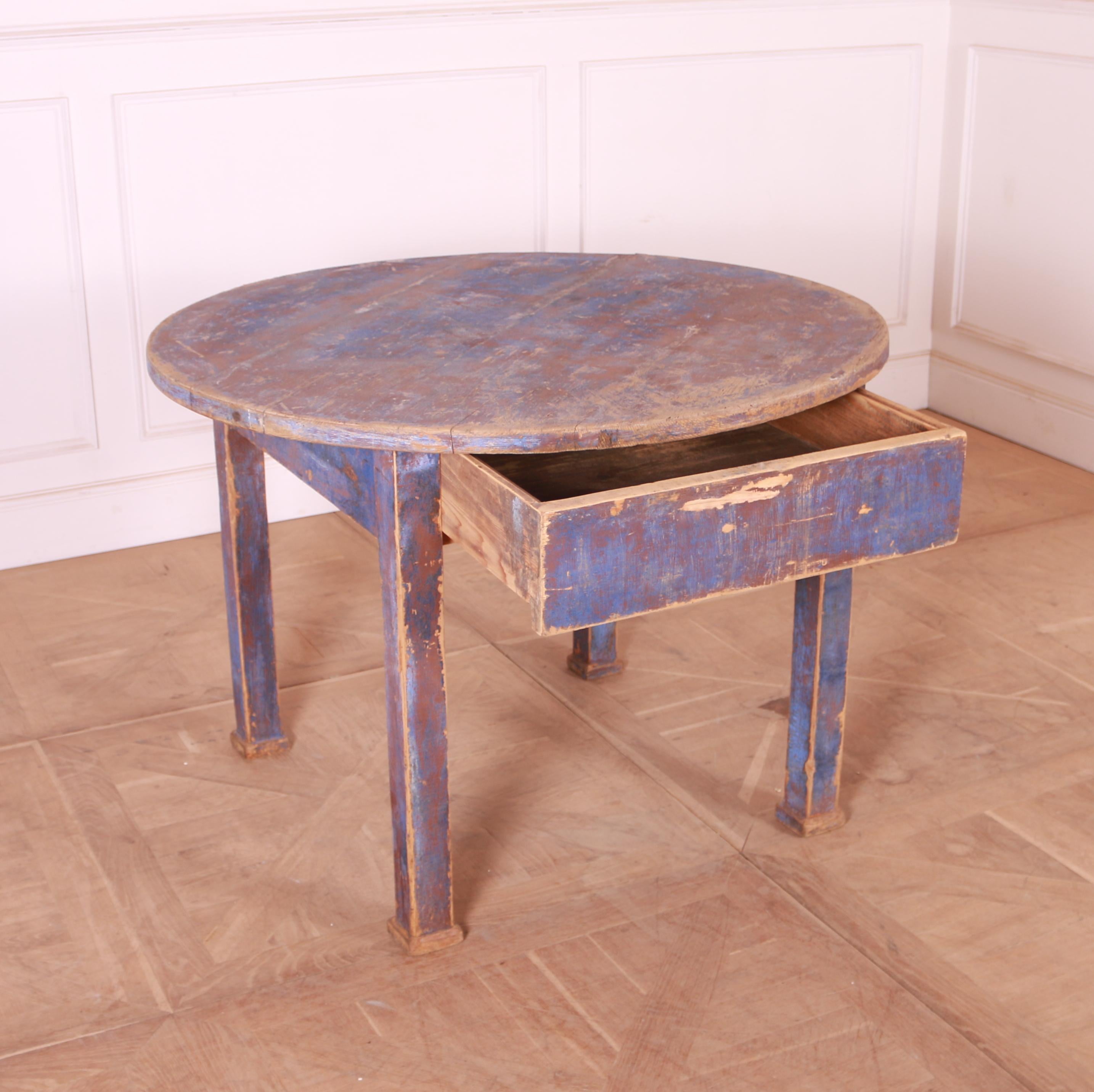 French, Original Painted Dining Table In Good Condition For Sale In Leamington Spa, Warwickshire