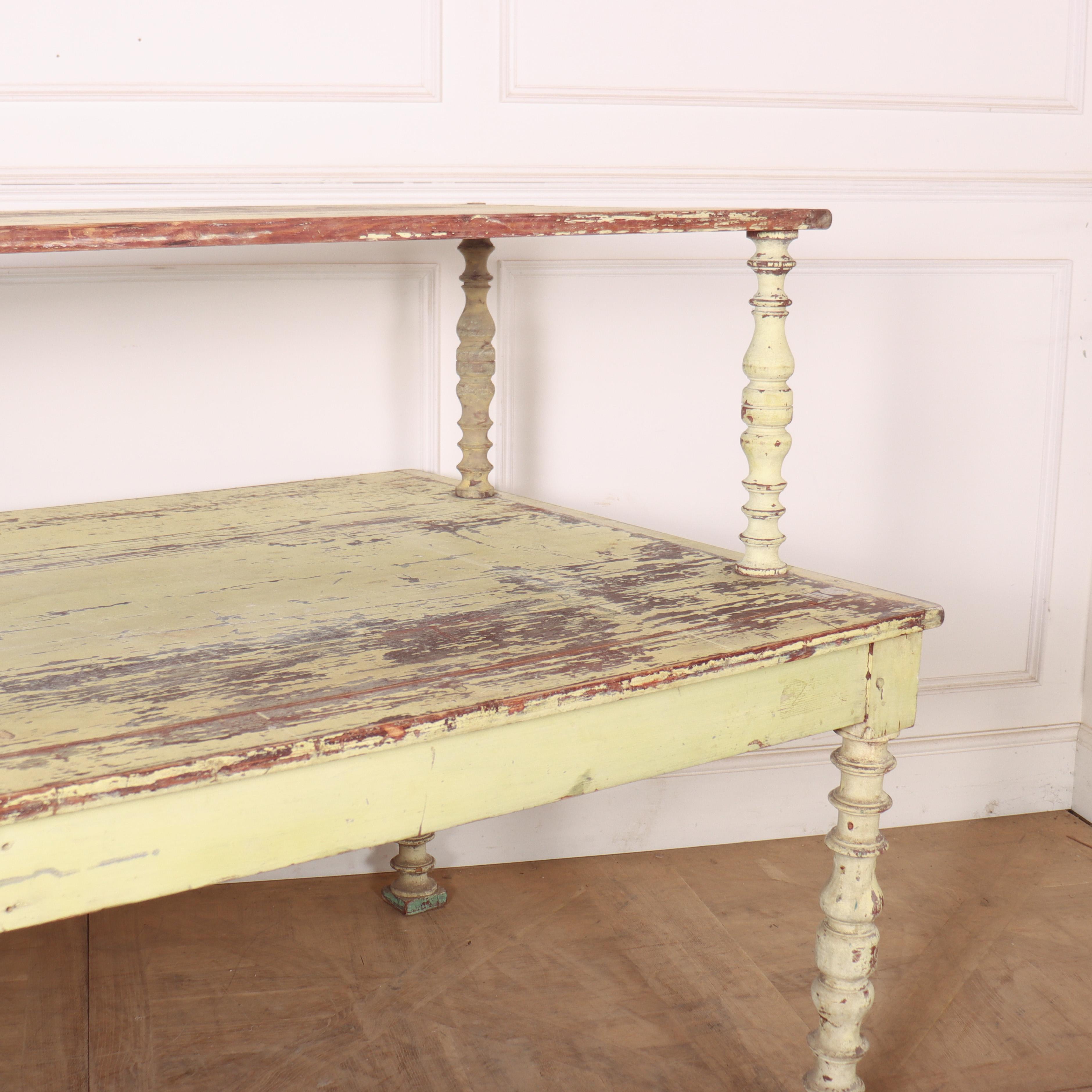 XIXe siècle Table florale peinte d'origine française en vente