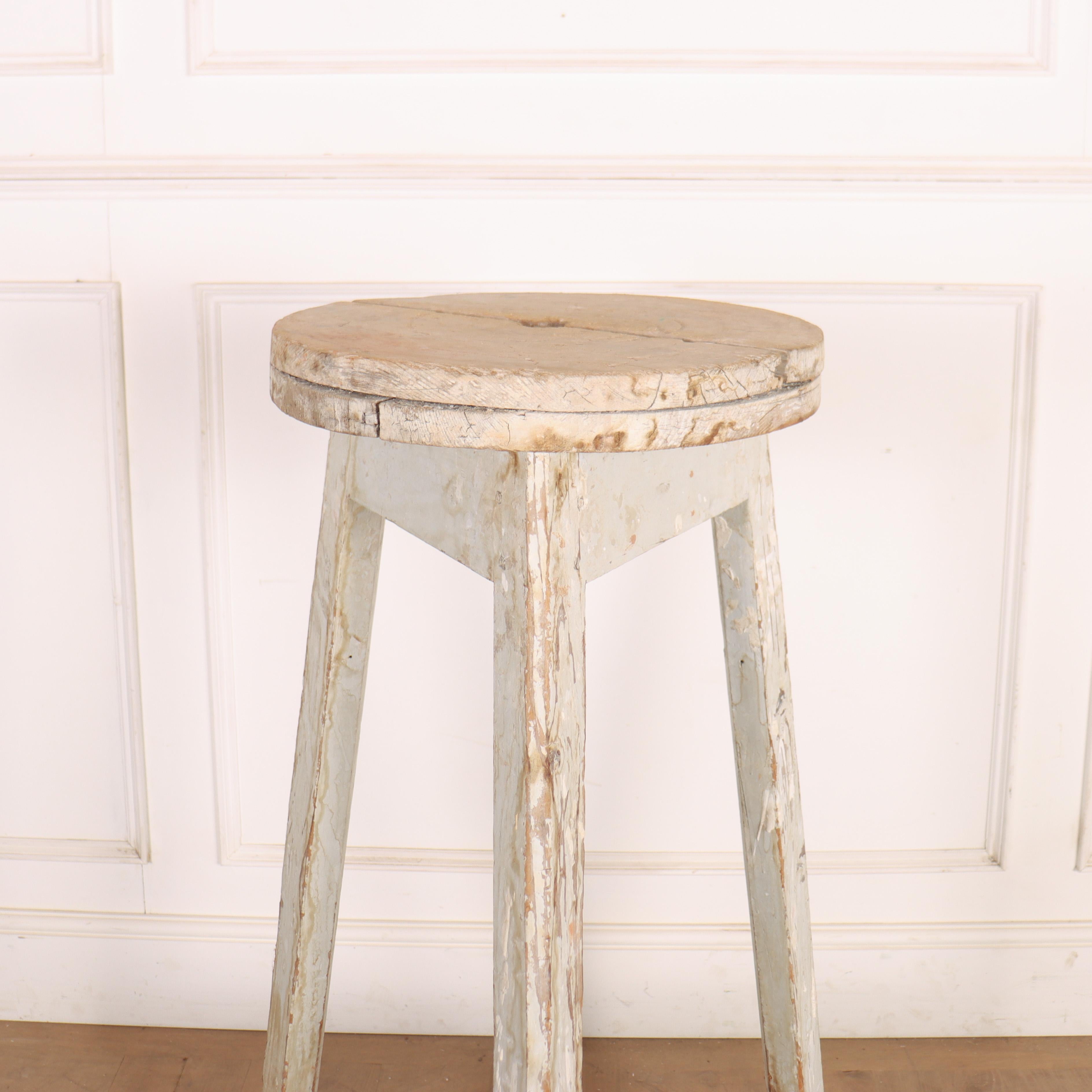 Tall 19th century French original painted pine sculpture stand. 1860. 

Top surface: 16.5-inches


Code: 8990

Dimensions:
H: 43.5