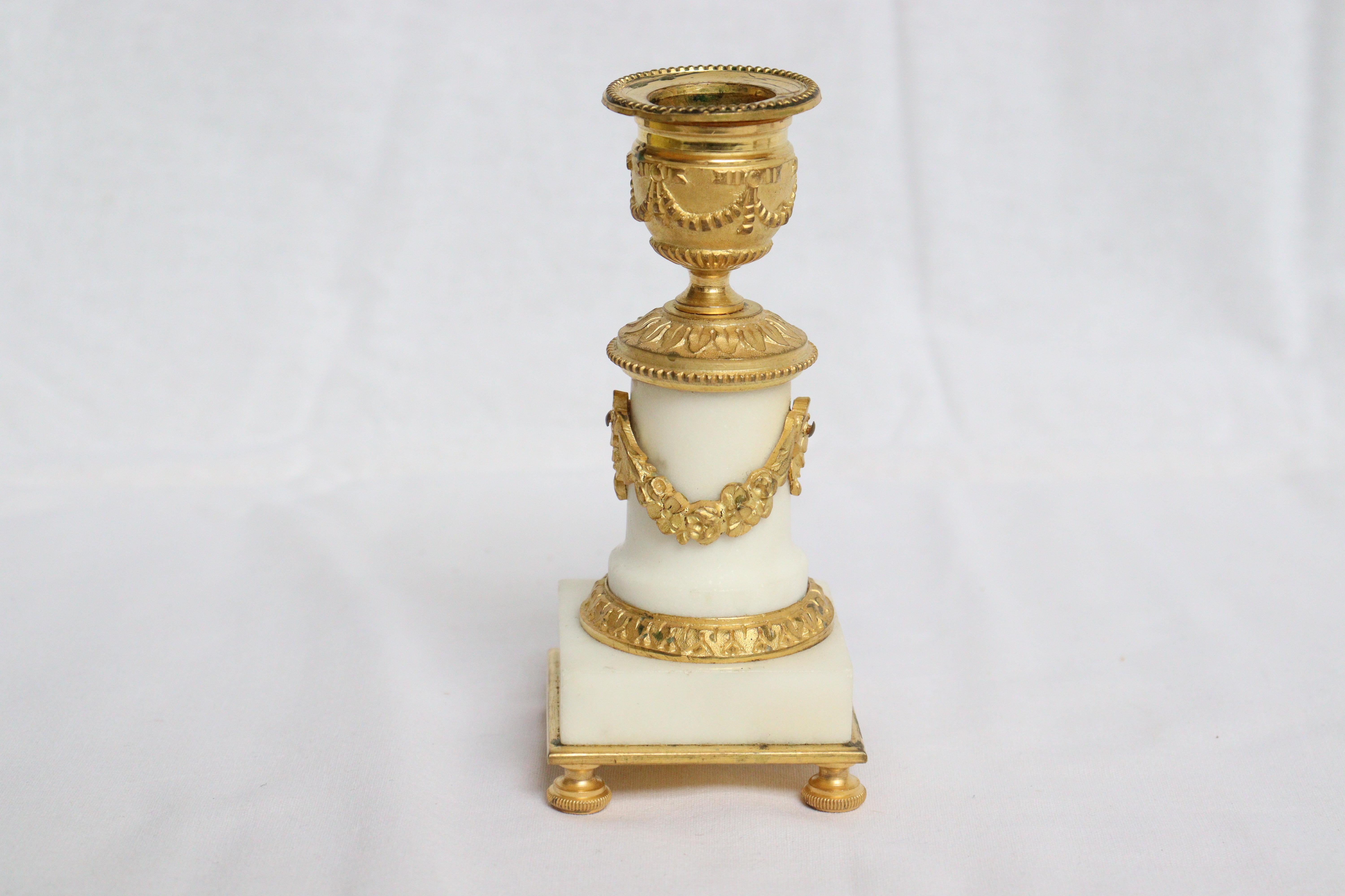 French Ormolu and White Marble Three-Pieces Vase Shaped Clock Garniture 10