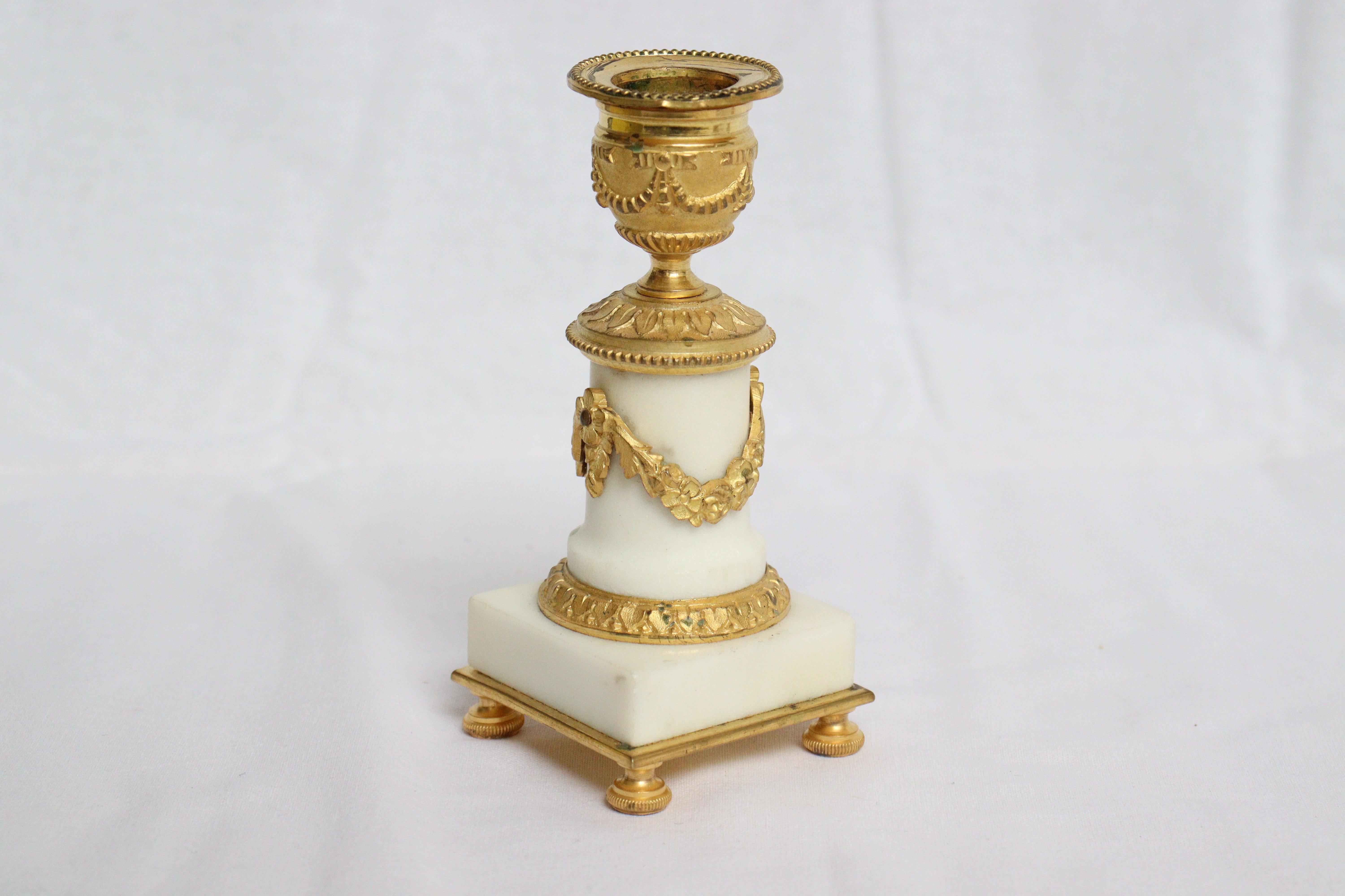French Ormolu and White Marble Three-Pieces Vase Shaped Clock Garniture 11
