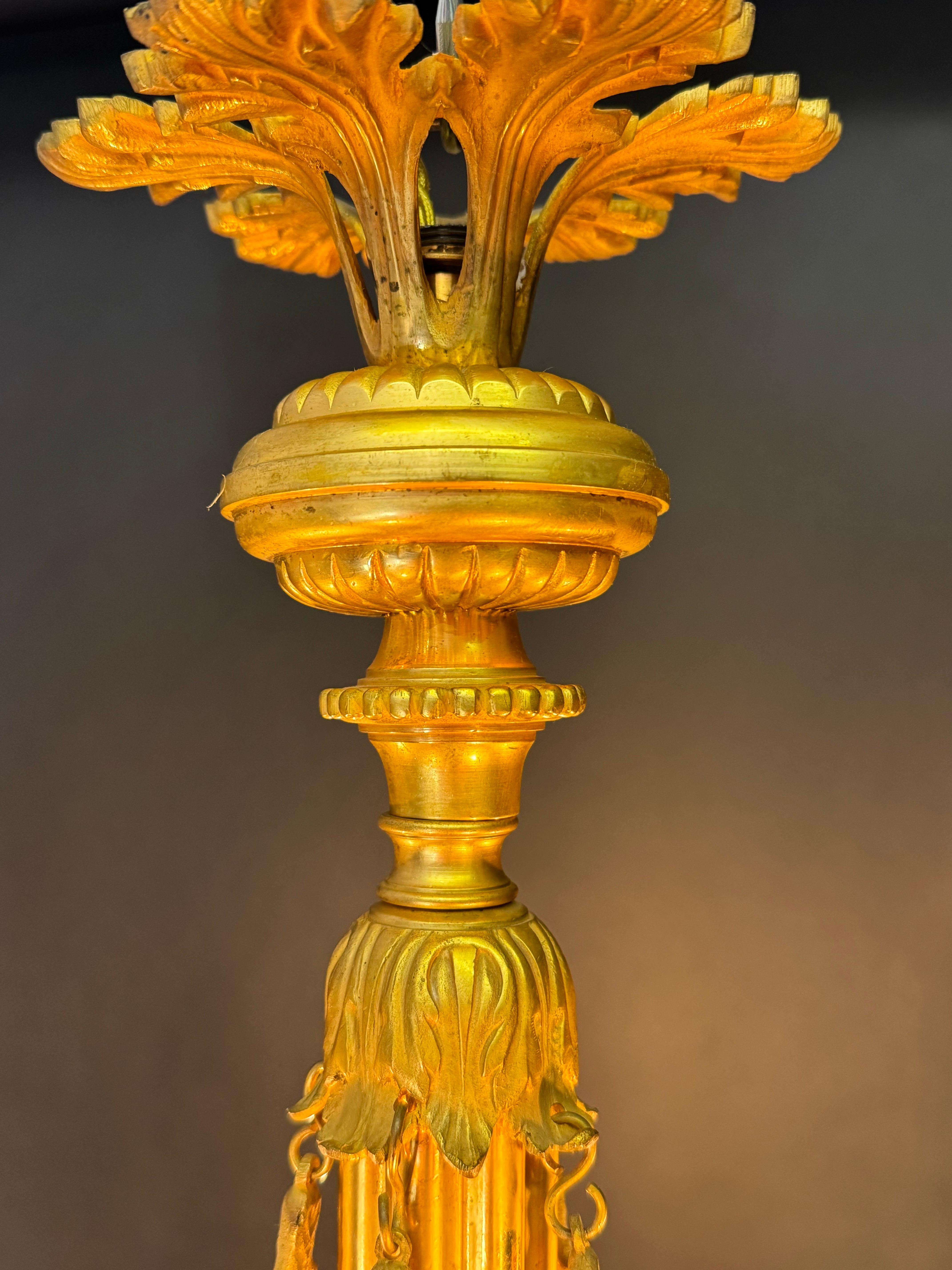 Araña francesa de bronce dorado estilo Imperio, ca.1960 en venta 5