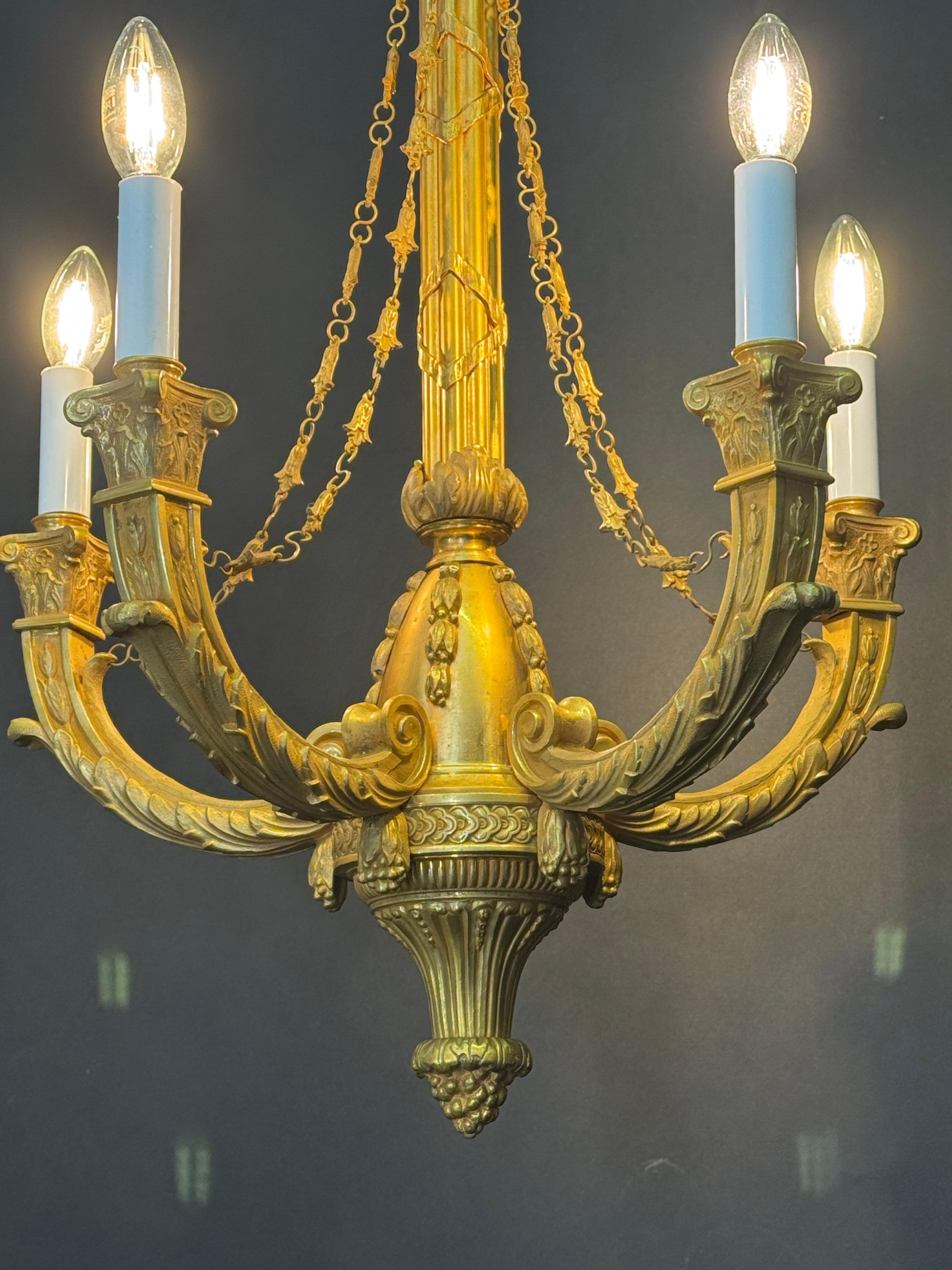 Araña francesa de bronce dorado estilo Imperio, ca.1960 en venta 6