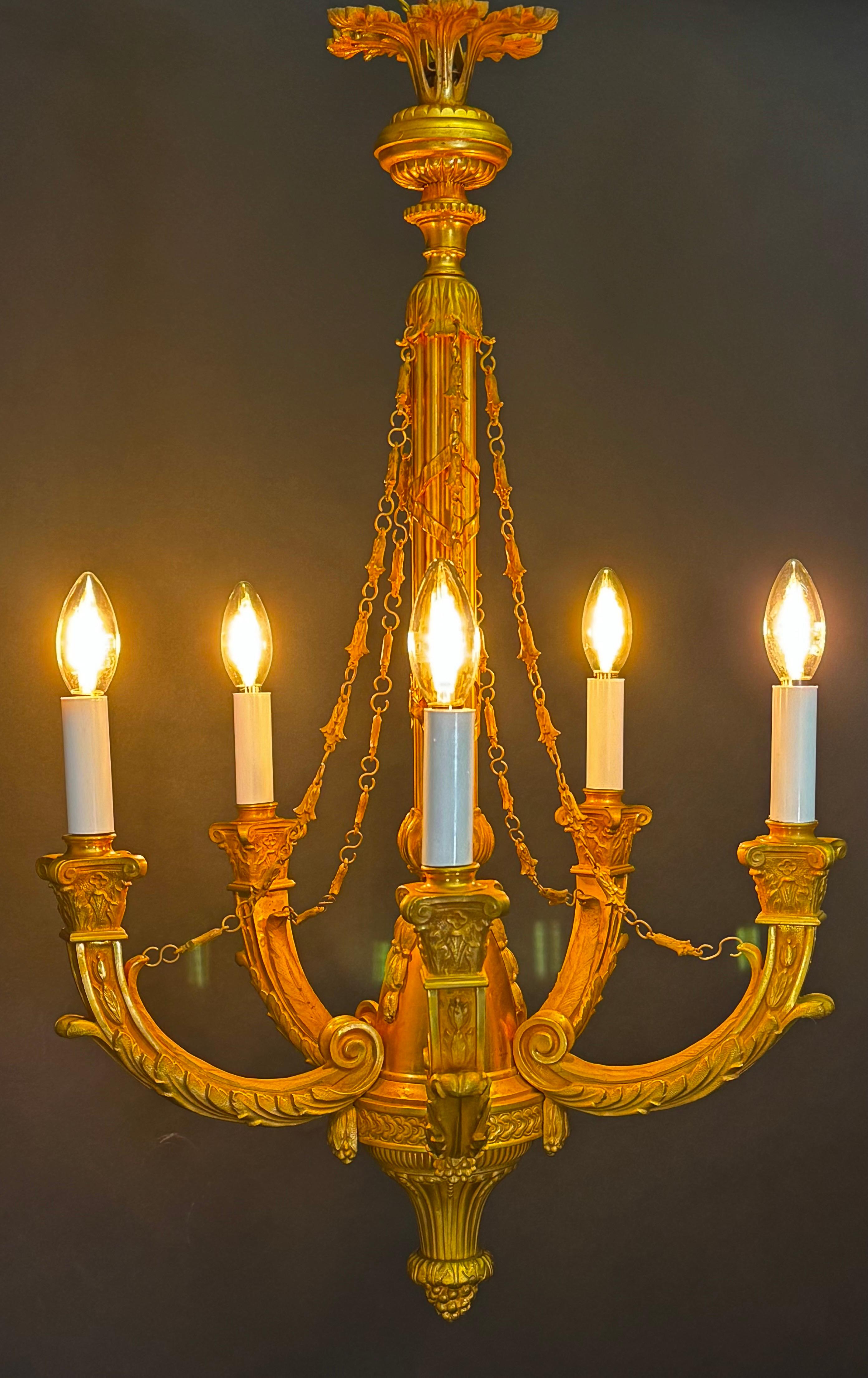 Araña francesa de bronce dorado estilo Imperio, ca.1960 en venta 9