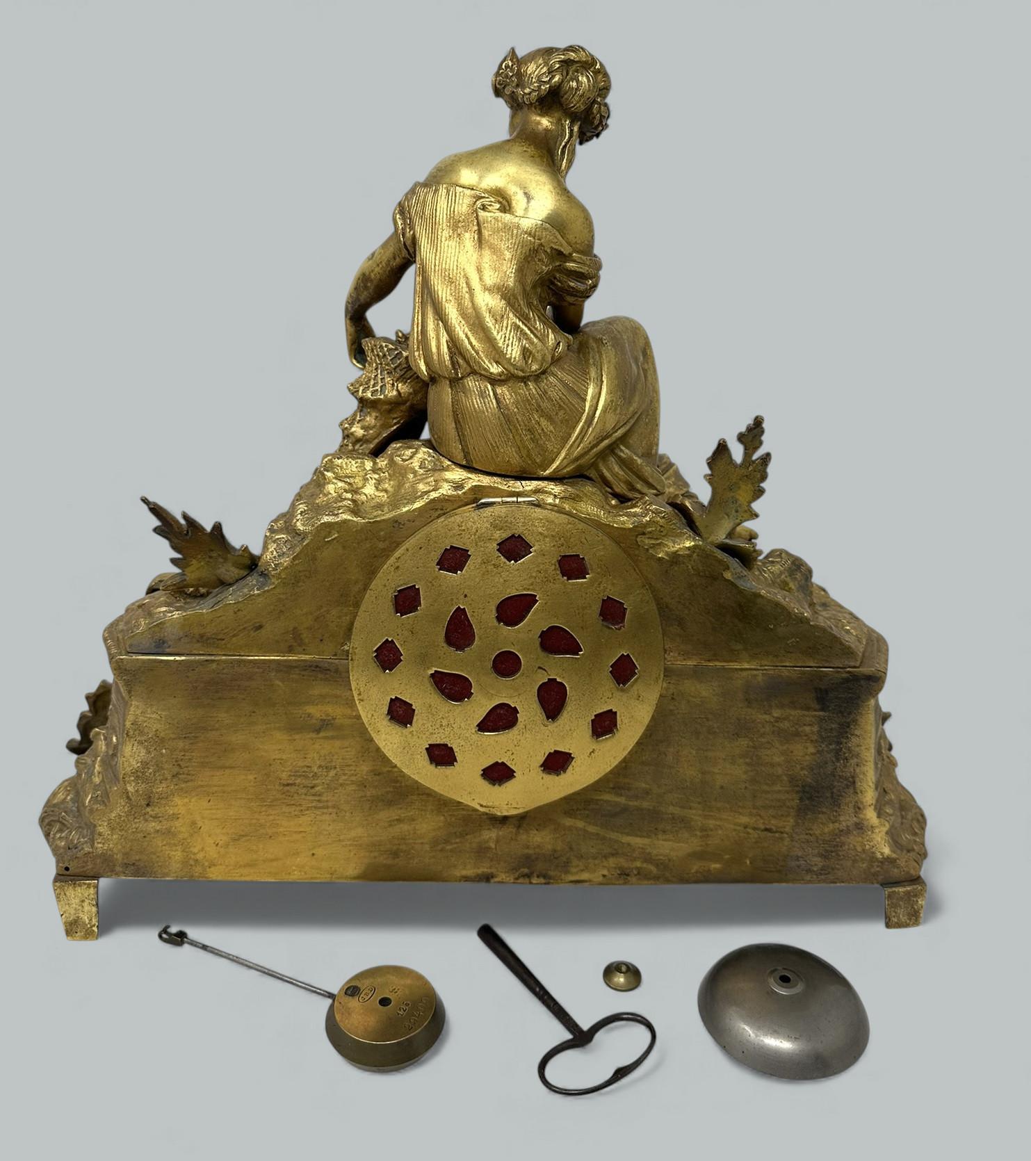 Orologio da parete francese in porcellana di Sèvres in bronzo ormolinato di Jean-Baptiste Delettrez in vendita 4