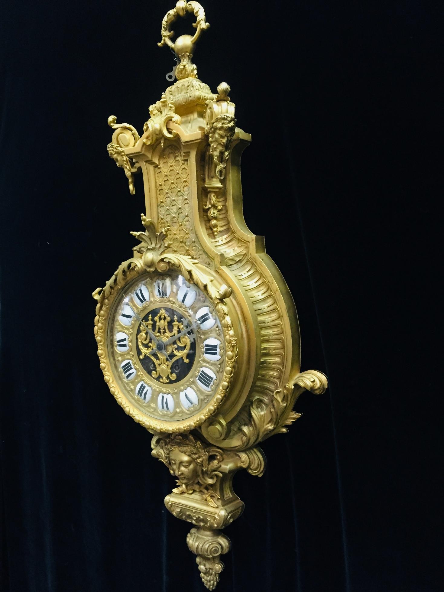 Louis XV Pendule de Cartel en bronze doré, 19ème siècle par H & F of Paris