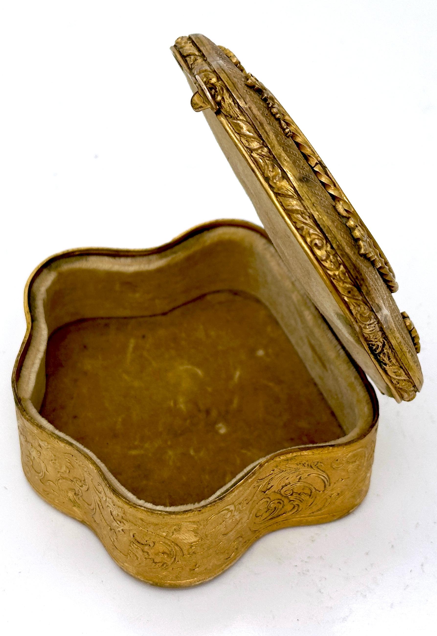 Velluto Scatola francese con cartiglio Ormolu Ritratto di Marie Antoinette, Parigi, Circa 1900 in vendita