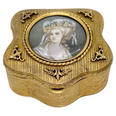Französisches Cartouche-Kastenporträt aus Goldbronze von Marie Antoinette, Paris, um 1900
