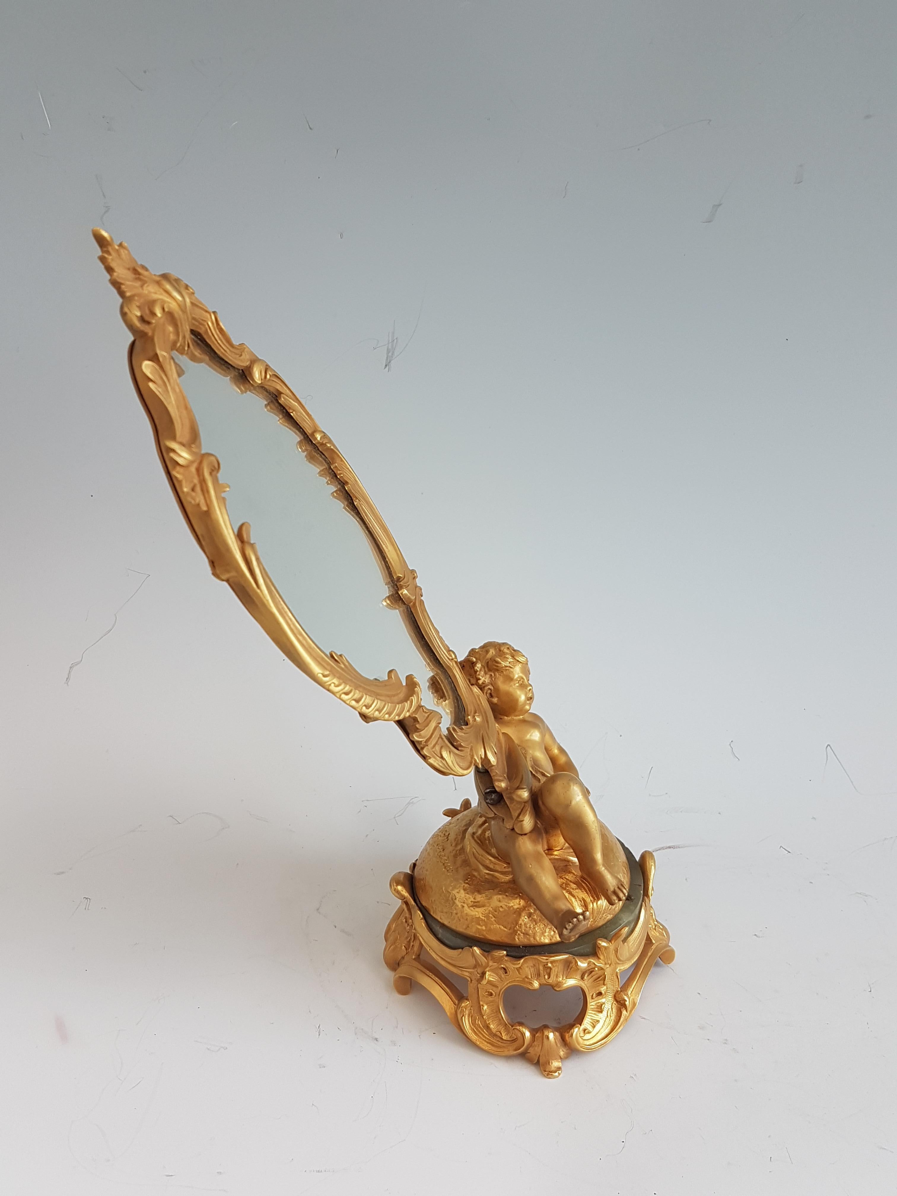 Fin du XIXe siècle Miroir figuratif en bronze doré français signé August Moreau en vente